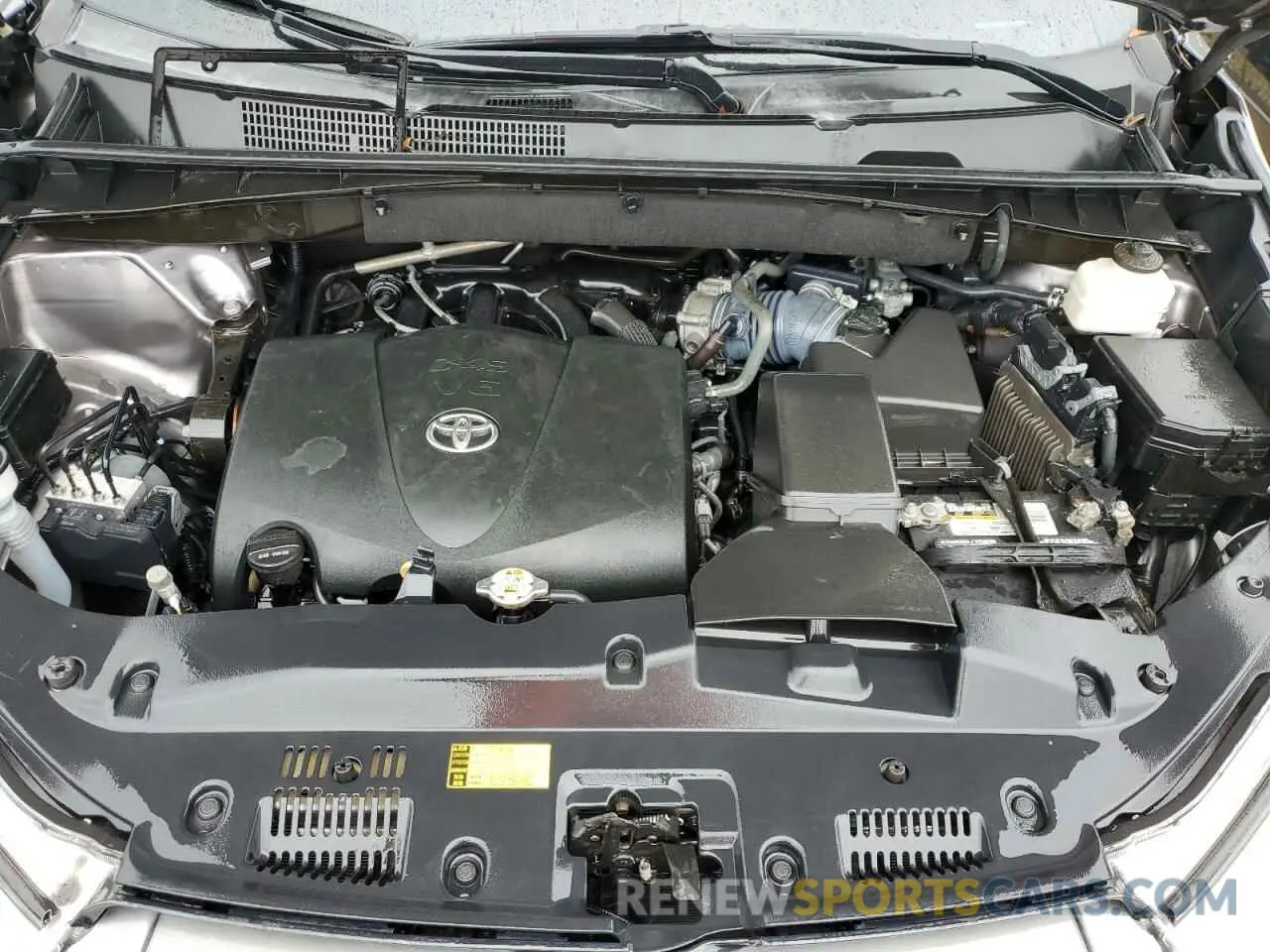 12 Photograph of a damaged car 5TDKZRFH8KS567900 TOYOTA HIGHLANDER 2019