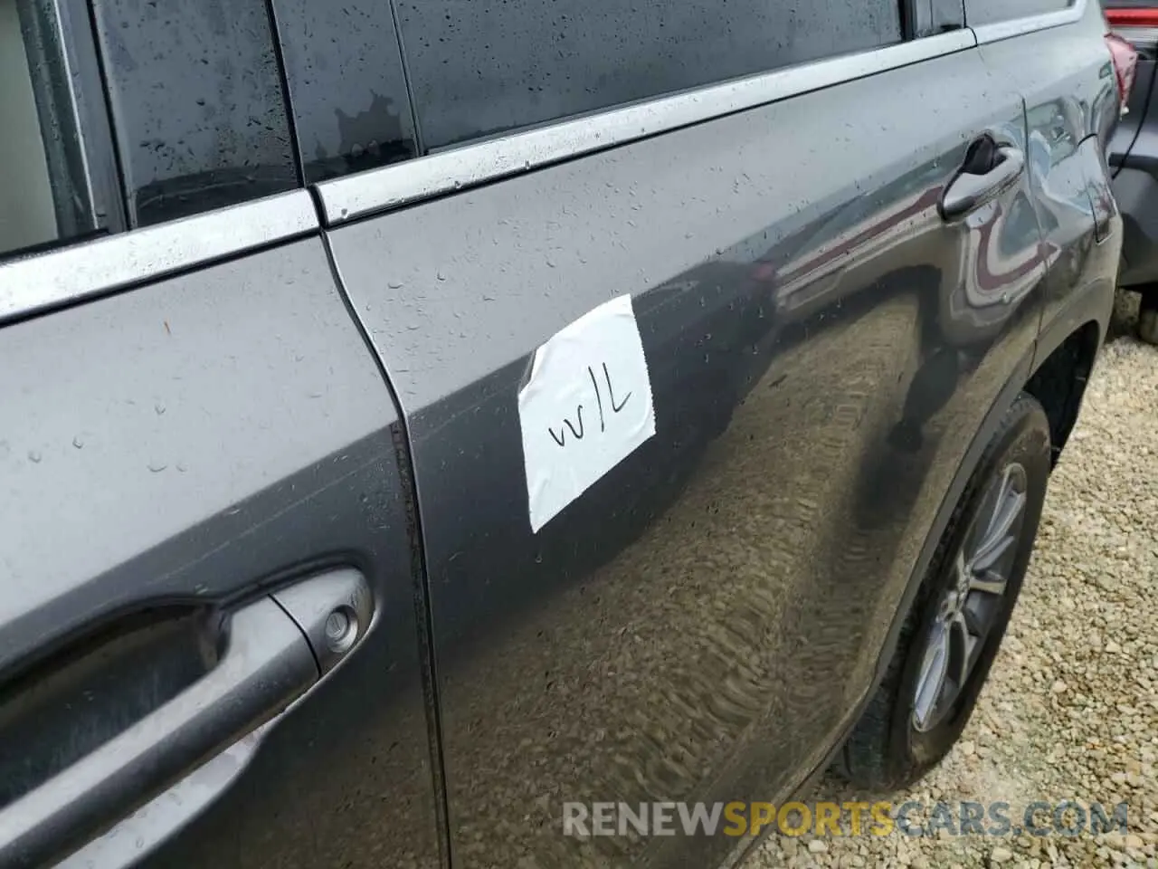 13 Photograph of a damaged car 5TDKZRFH8KS567900 TOYOTA HIGHLANDER 2019