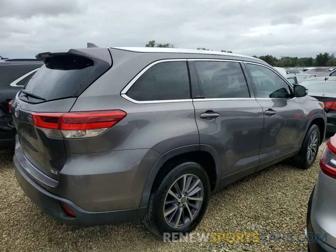 3 Photograph of a damaged car 5TDKZRFH8KS567900 TOYOTA HIGHLANDER 2019