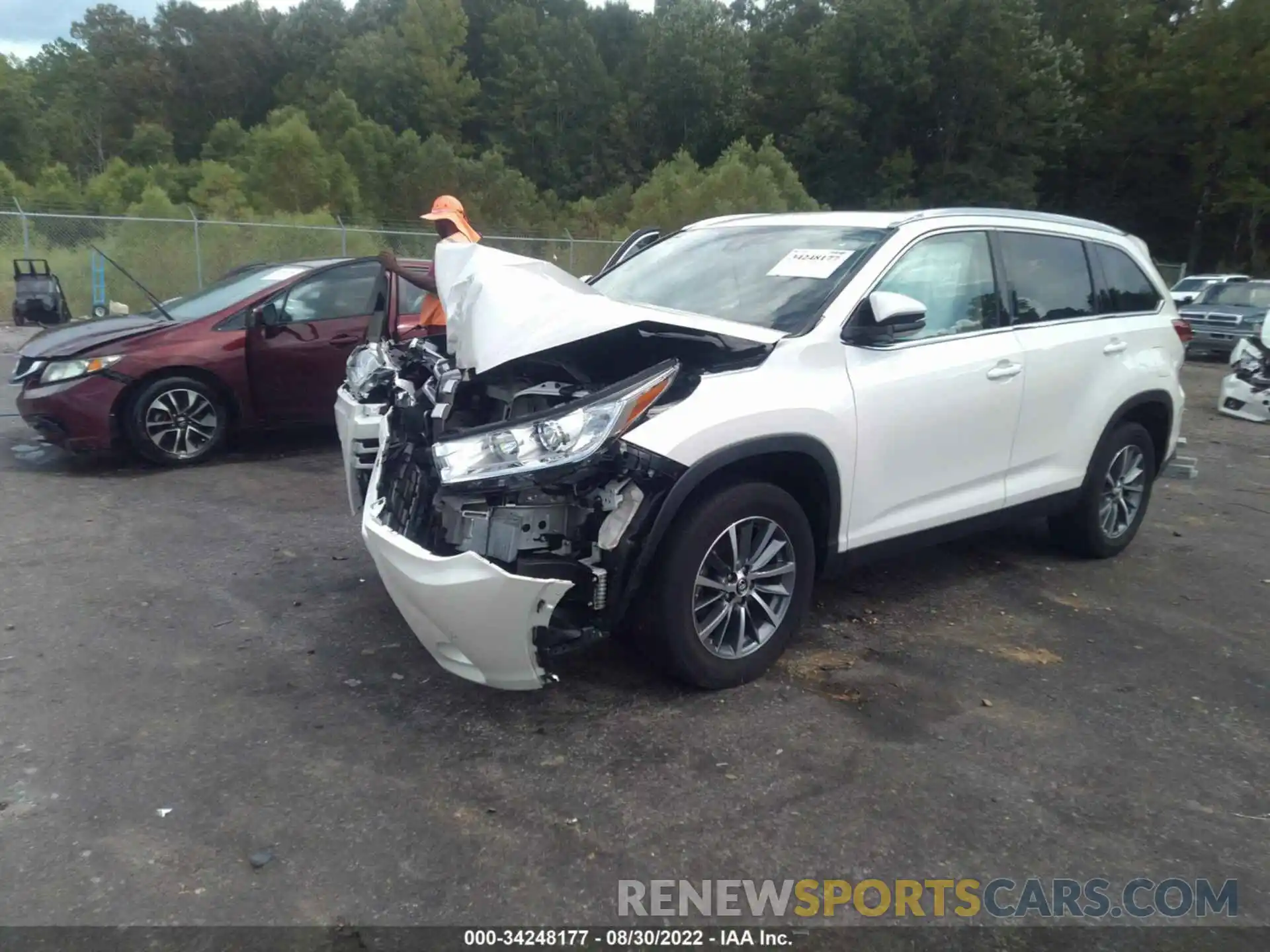 2 Photograph of a damaged car 5TDKZRFH8KS570330 TOYOTA HIGHLANDER 2019