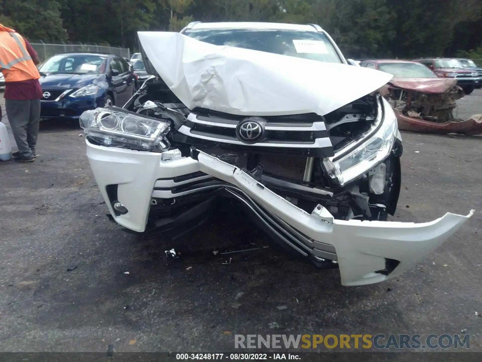 6 Photograph of a damaged car 5TDKZRFH8KS570330 TOYOTA HIGHLANDER 2019