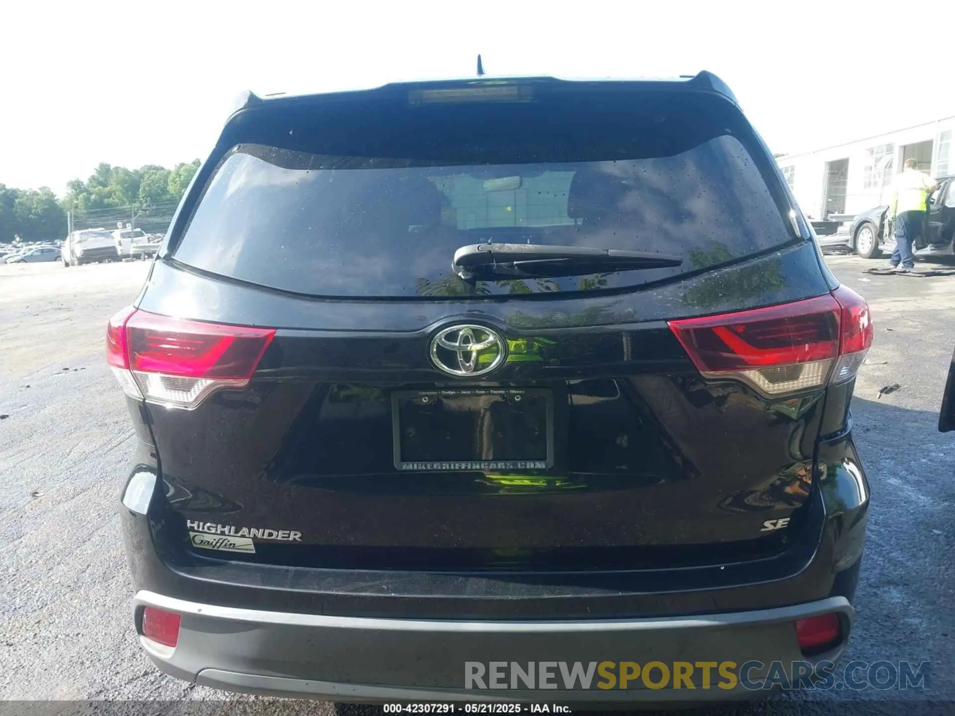 16 Photograph of a damaged car 5TDKZRFH8KS573390 TOYOTA HIGHLANDER 2019