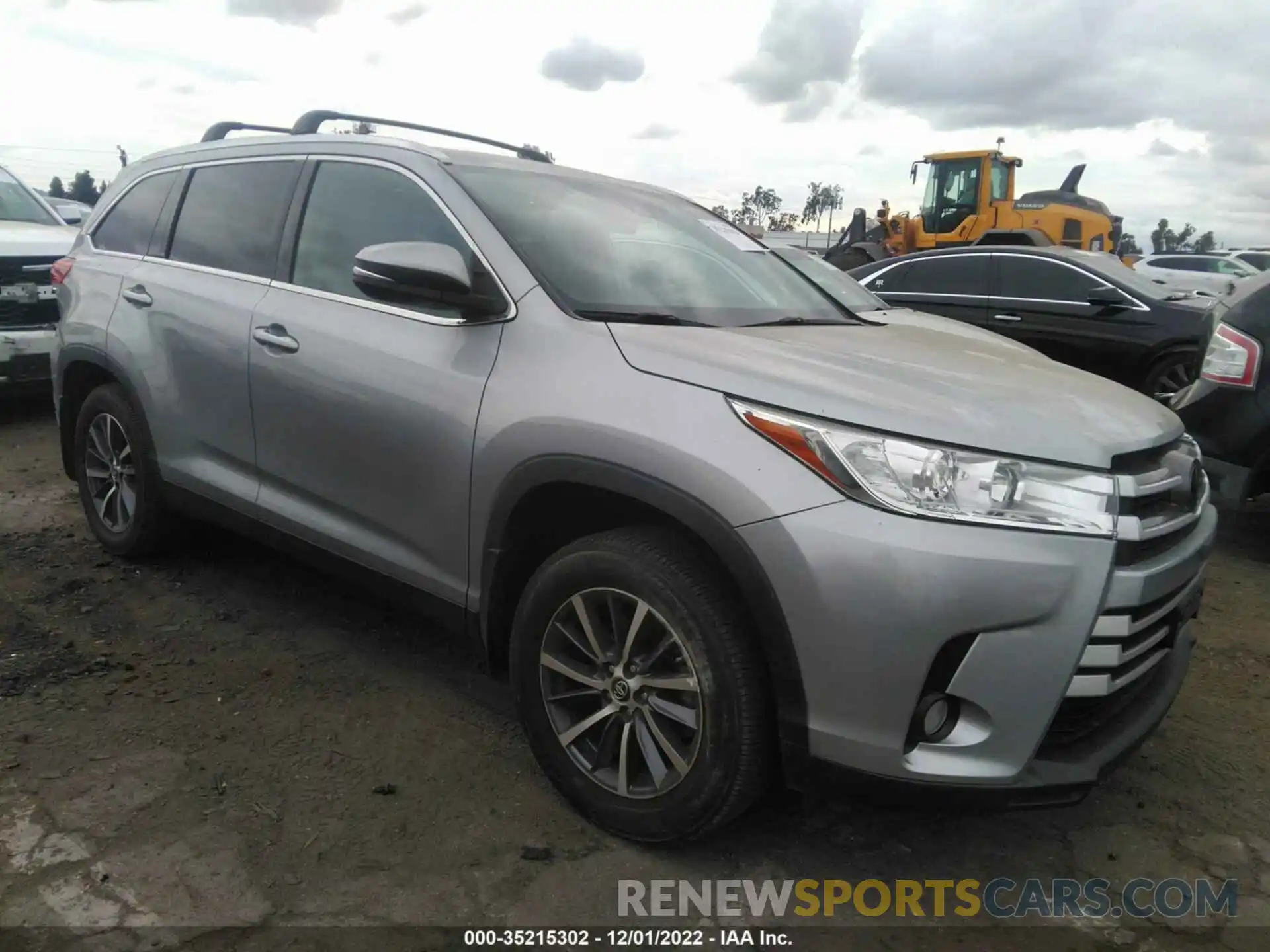 1 Photograph of a damaged car 5TDKZRFH9KS315265 TOYOTA HIGHLANDER 2019