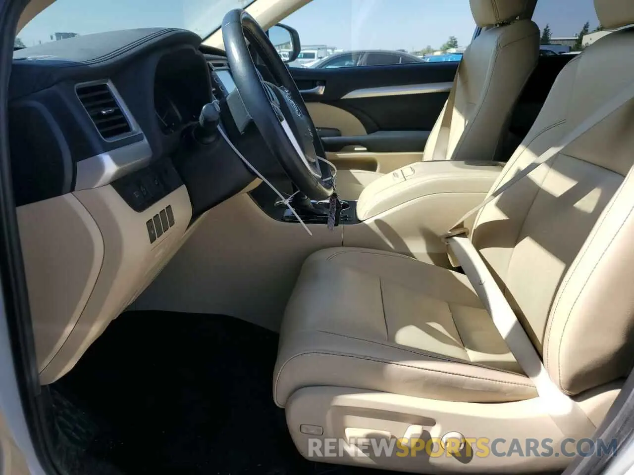 7 Photograph of a damaged car 5TDKZRFH9KS322426 TOYOTA HIGHLANDER 2019