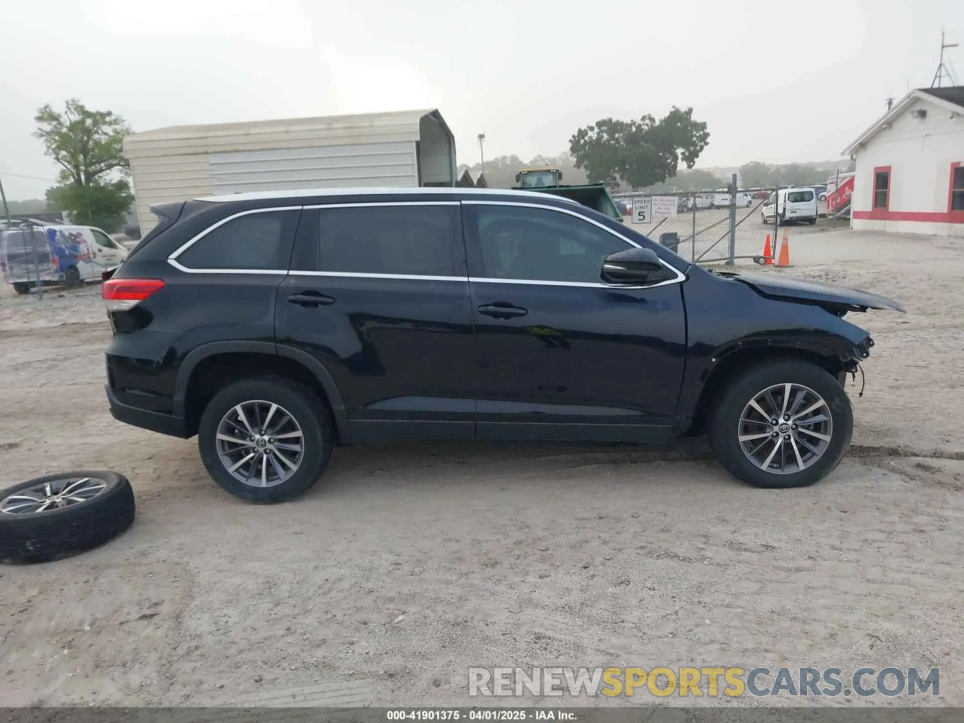 12 Photograph of a damaged car 5TDKZRFH9KS325116 TOYOTA HIGHLANDER 2019
