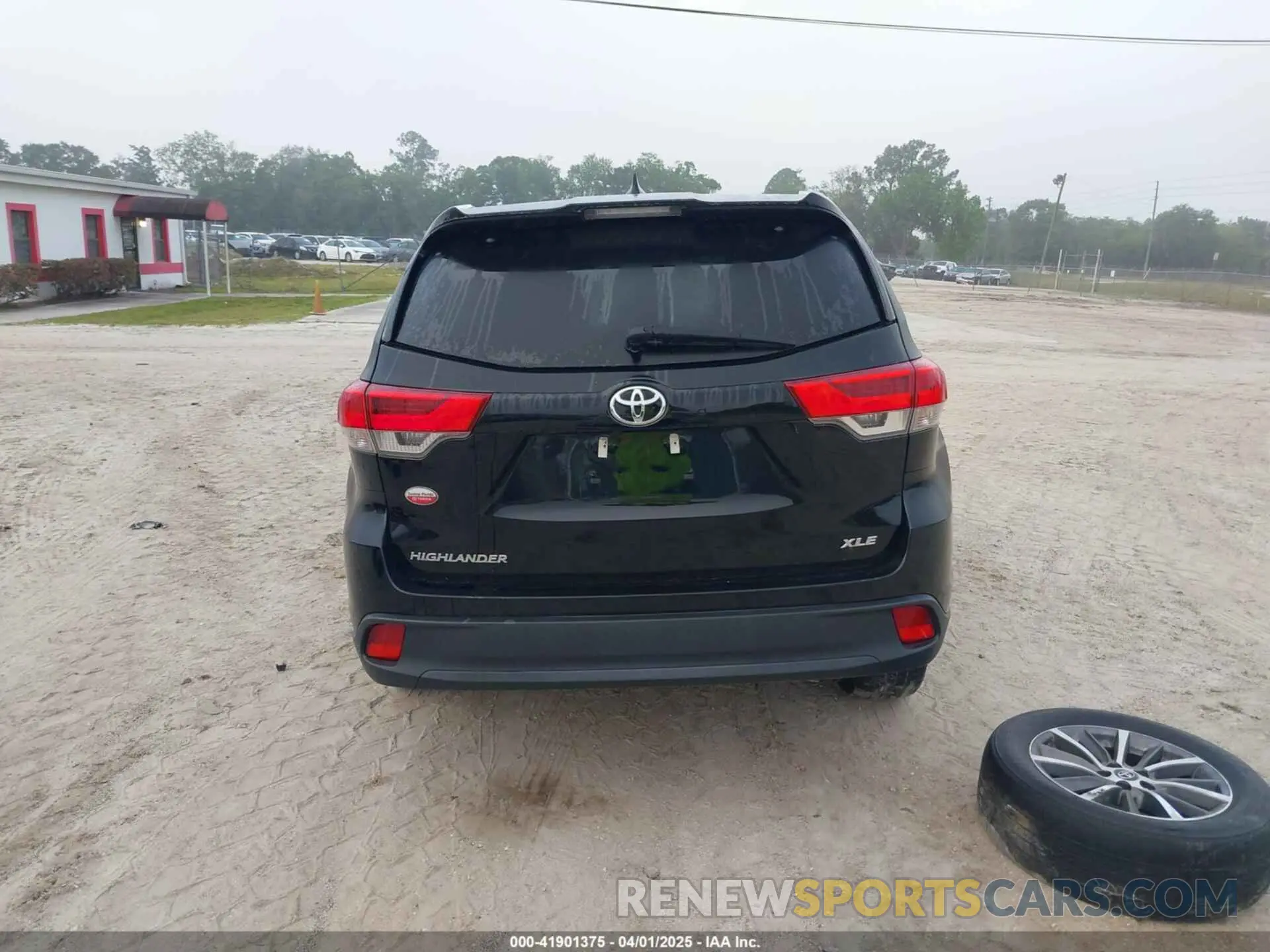 15 Photograph of a damaged car 5TDKZRFH9KS325116 TOYOTA HIGHLANDER 2019