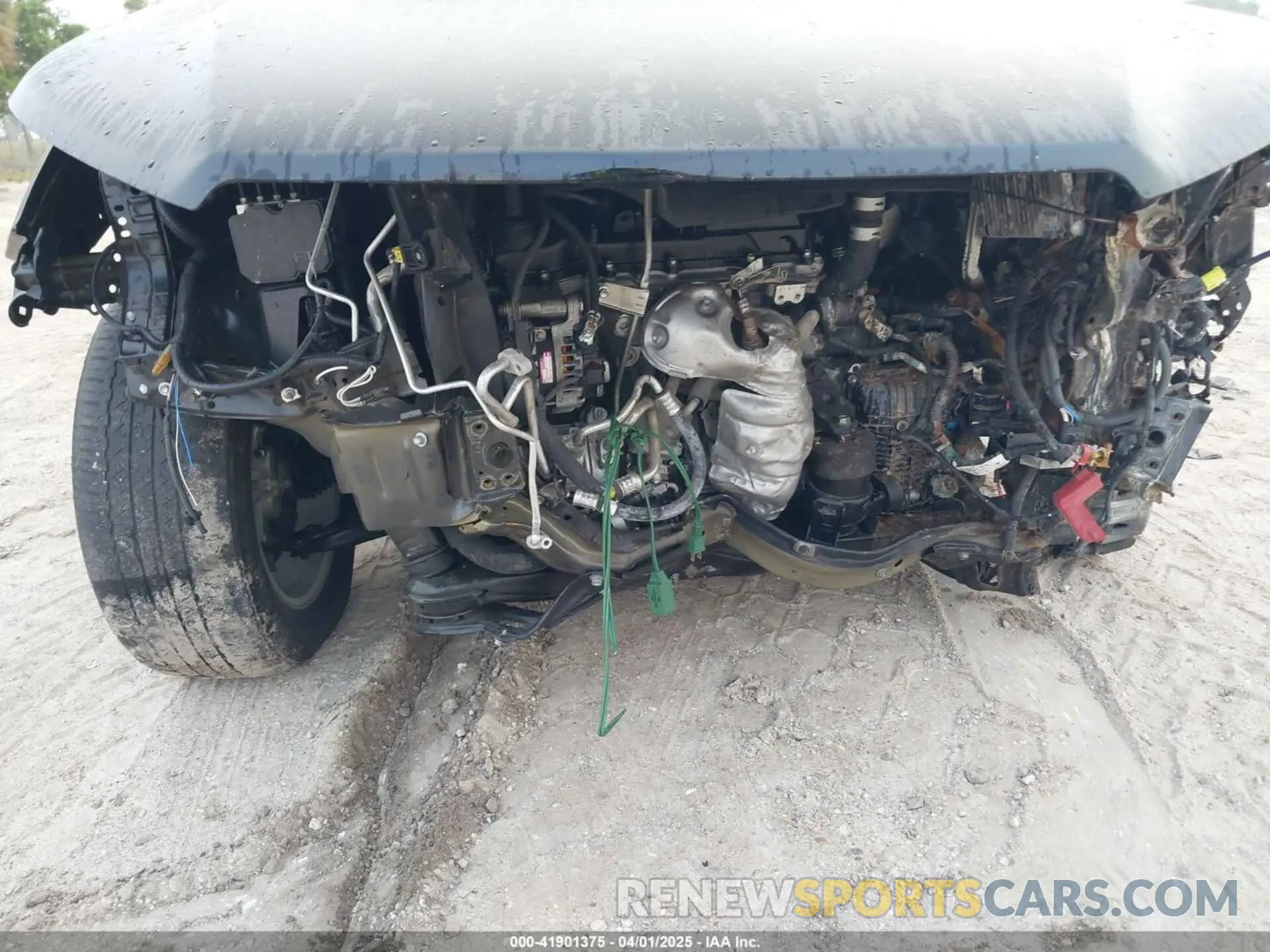 17 Photograph of a damaged car 5TDKZRFH9KS325116 TOYOTA HIGHLANDER 2019