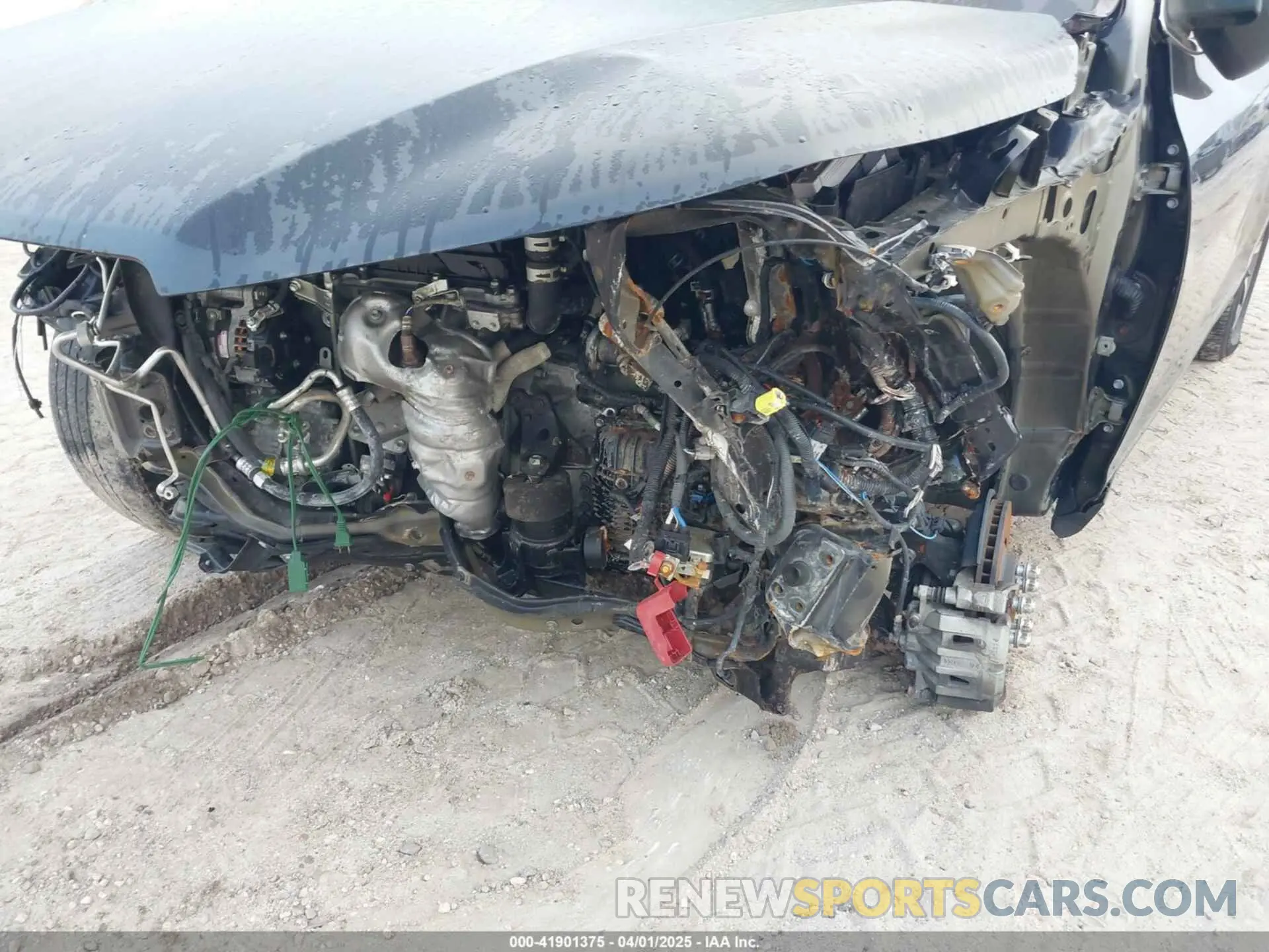 18 Photograph of a damaged car 5TDKZRFH9KS325116 TOYOTA HIGHLANDER 2019