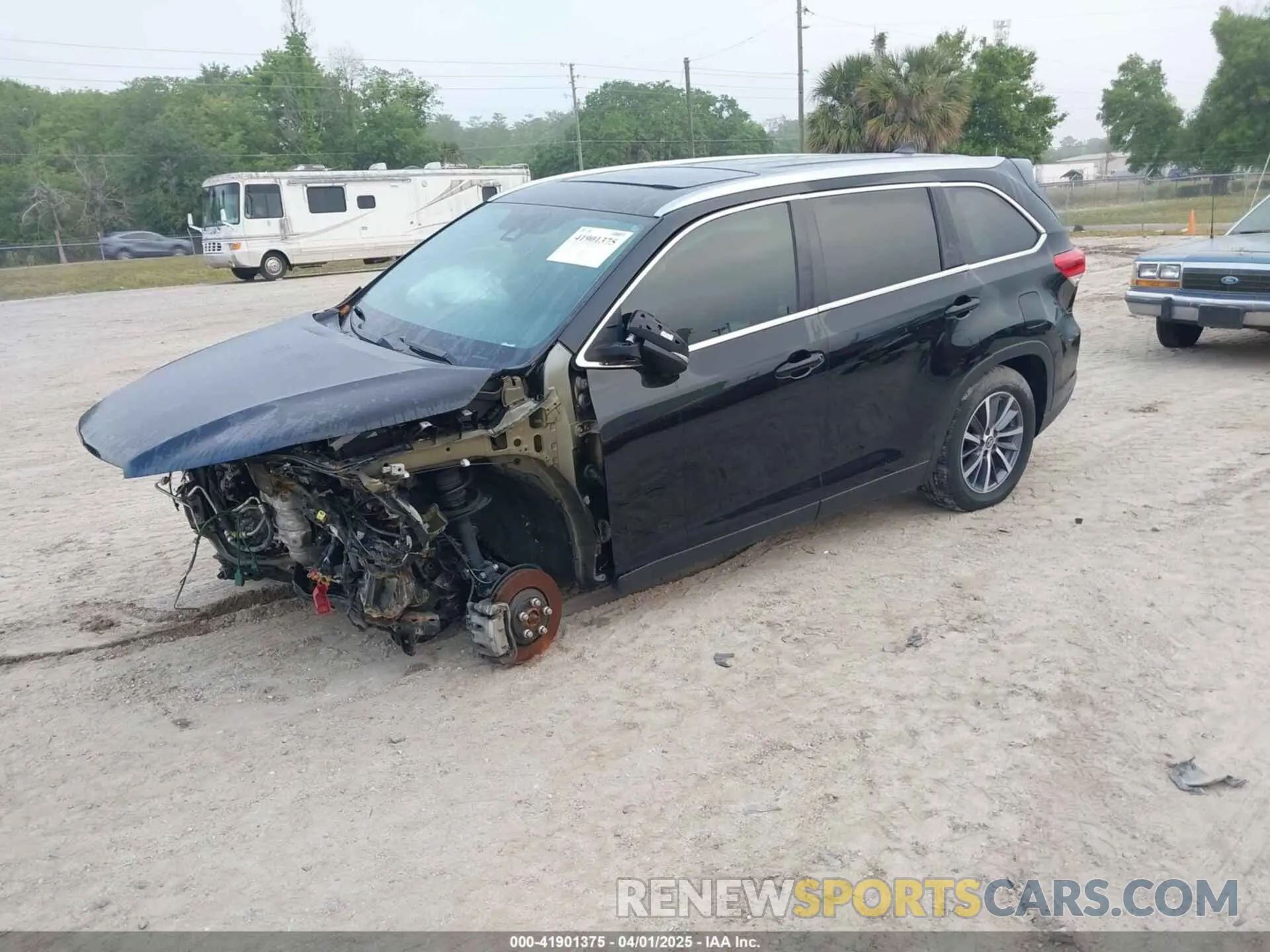 2 Photograph of a damaged car 5TDKZRFH9KS325116 TOYOTA HIGHLANDER 2019