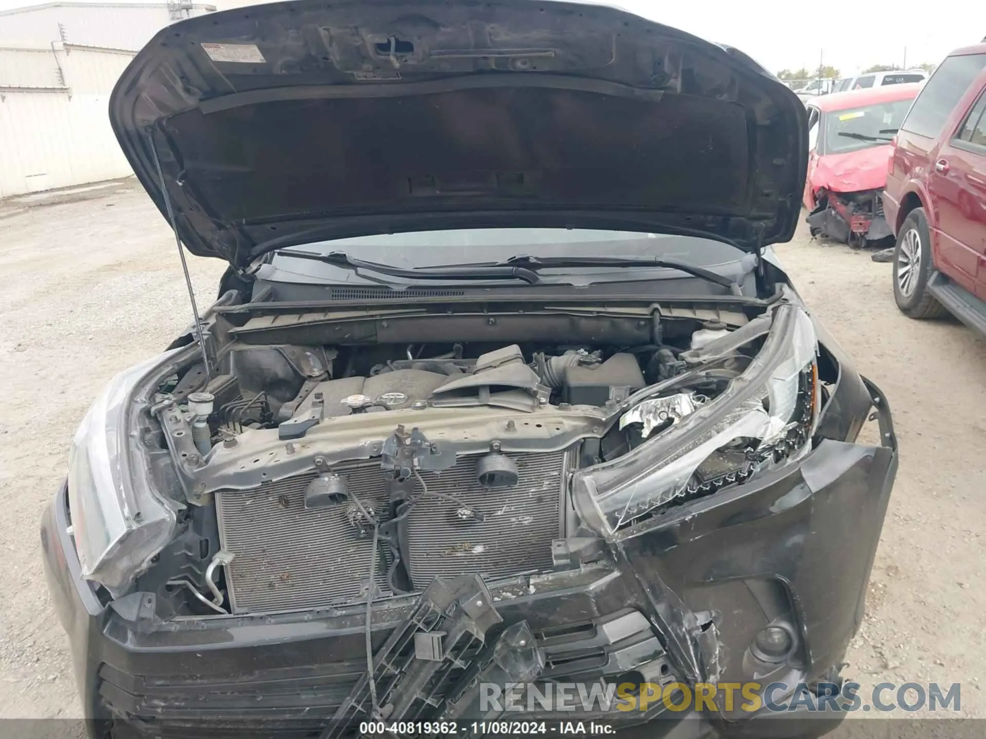10 Photograph of a damaged car 5TDKZRFH9KS327674 TOYOTA HIGHLANDER 2019