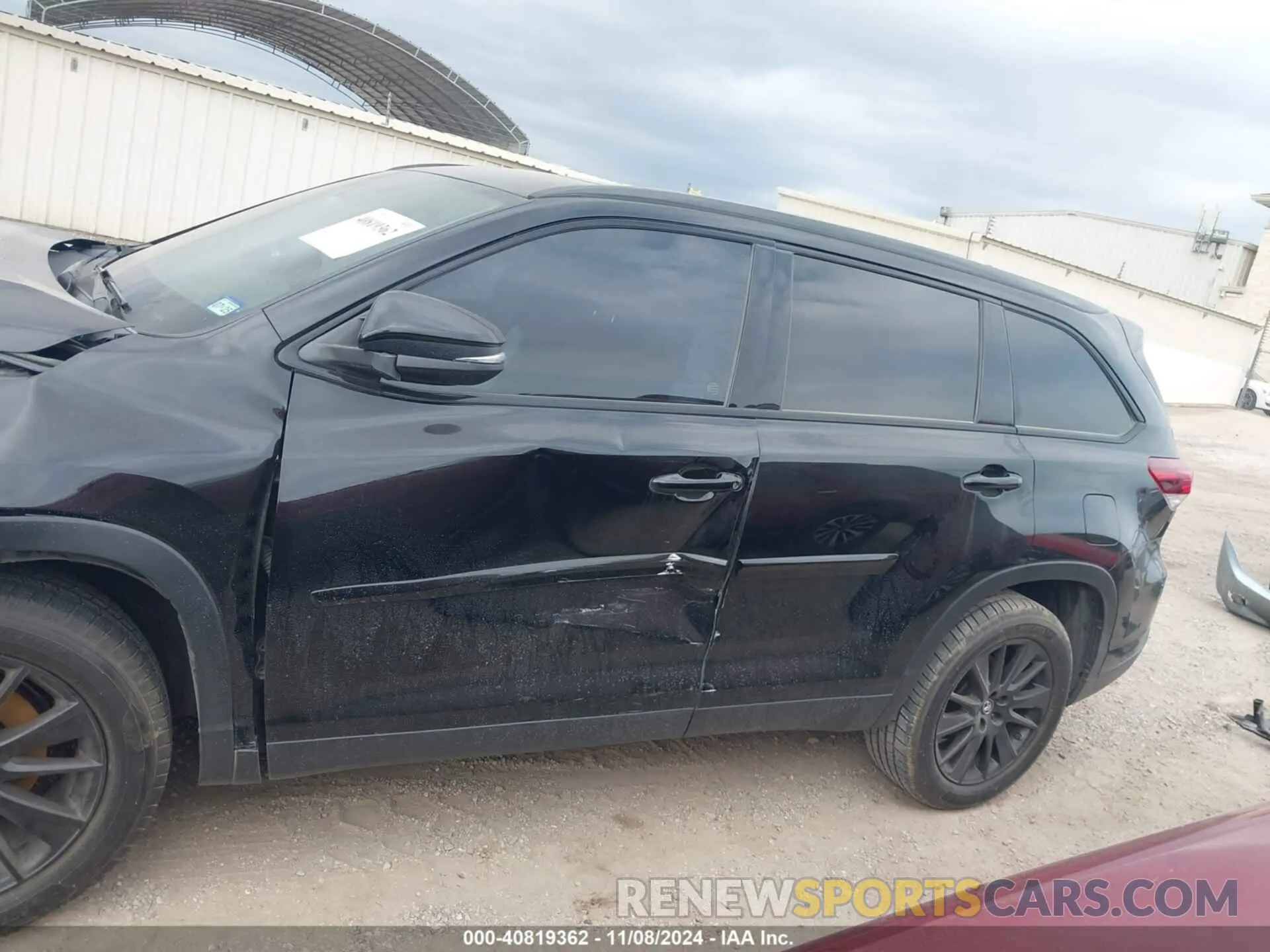 15 Photograph of a damaged car 5TDKZRFH9KS327674 TOYOTA HIGHLANDER 2019