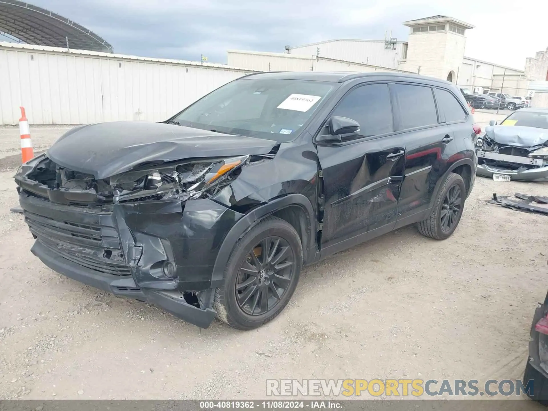 2 Photograph of a damaged car 5TDKZRFH9KS327674 TOYOTA HIGHLANDER 2019