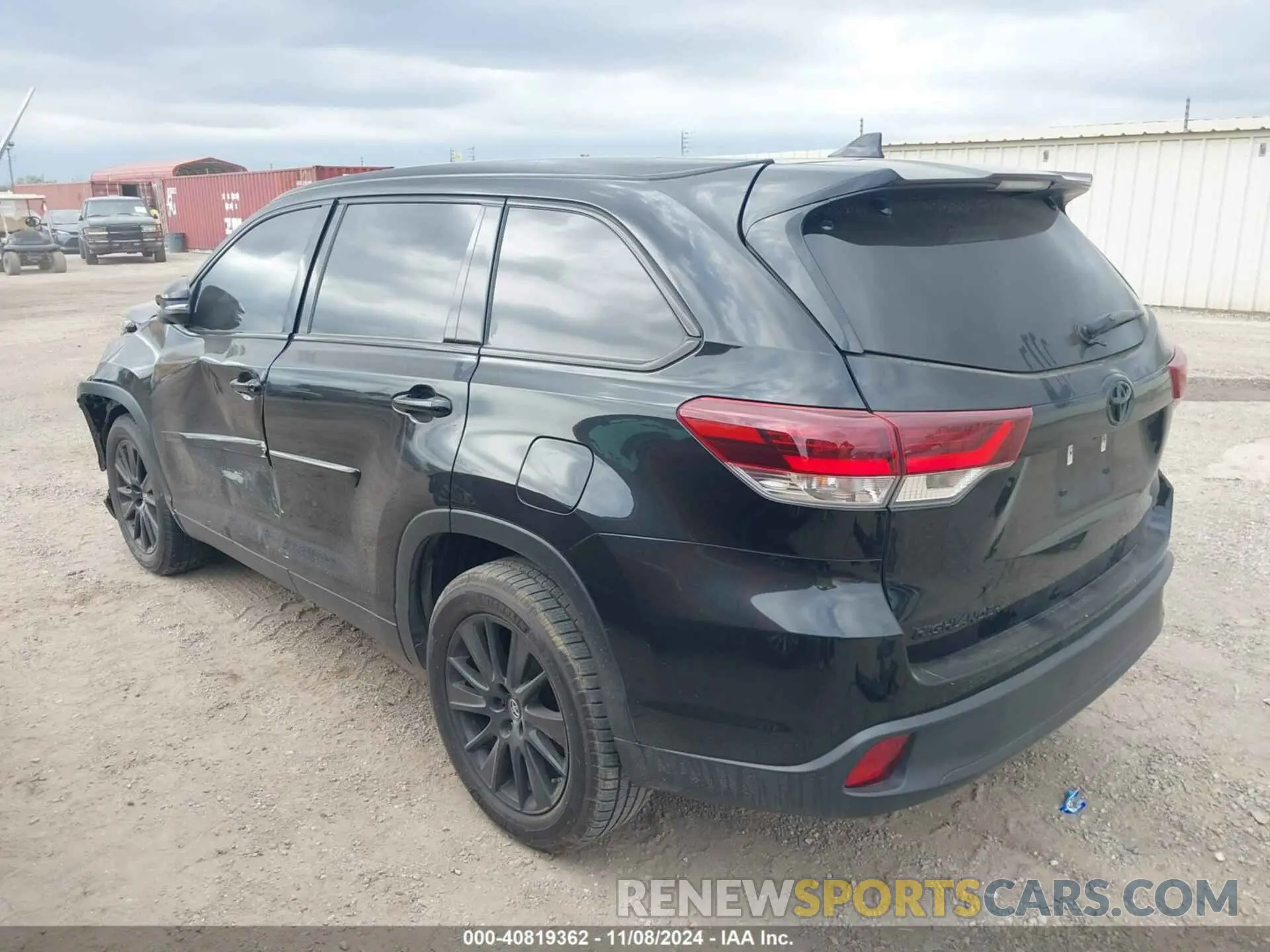 3 Photograph of a damaged car 5TDKZRFH9KS327674 TOYOTA HIGHLANDER 2019