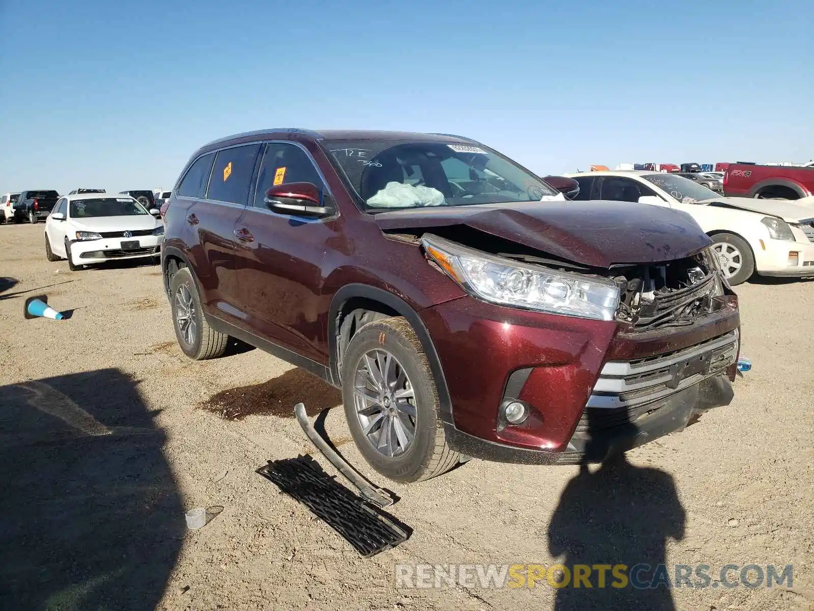 1 Photograph of a damaged car 5TDKZRFH9KS332602 TOYOTA HIGHLANDER 2019