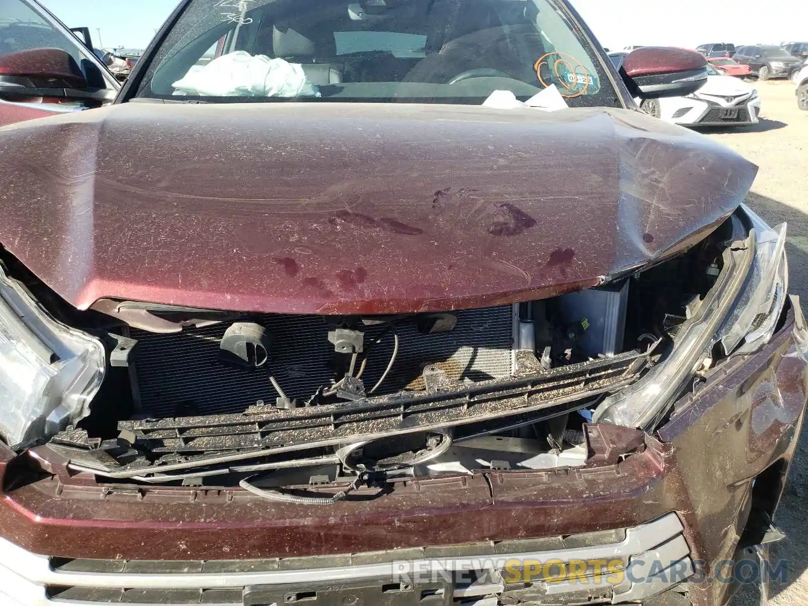 7 Photograph of a damaged car 5TDKZRFH9KS332602 TOYOTA HIGHLANDER 2019