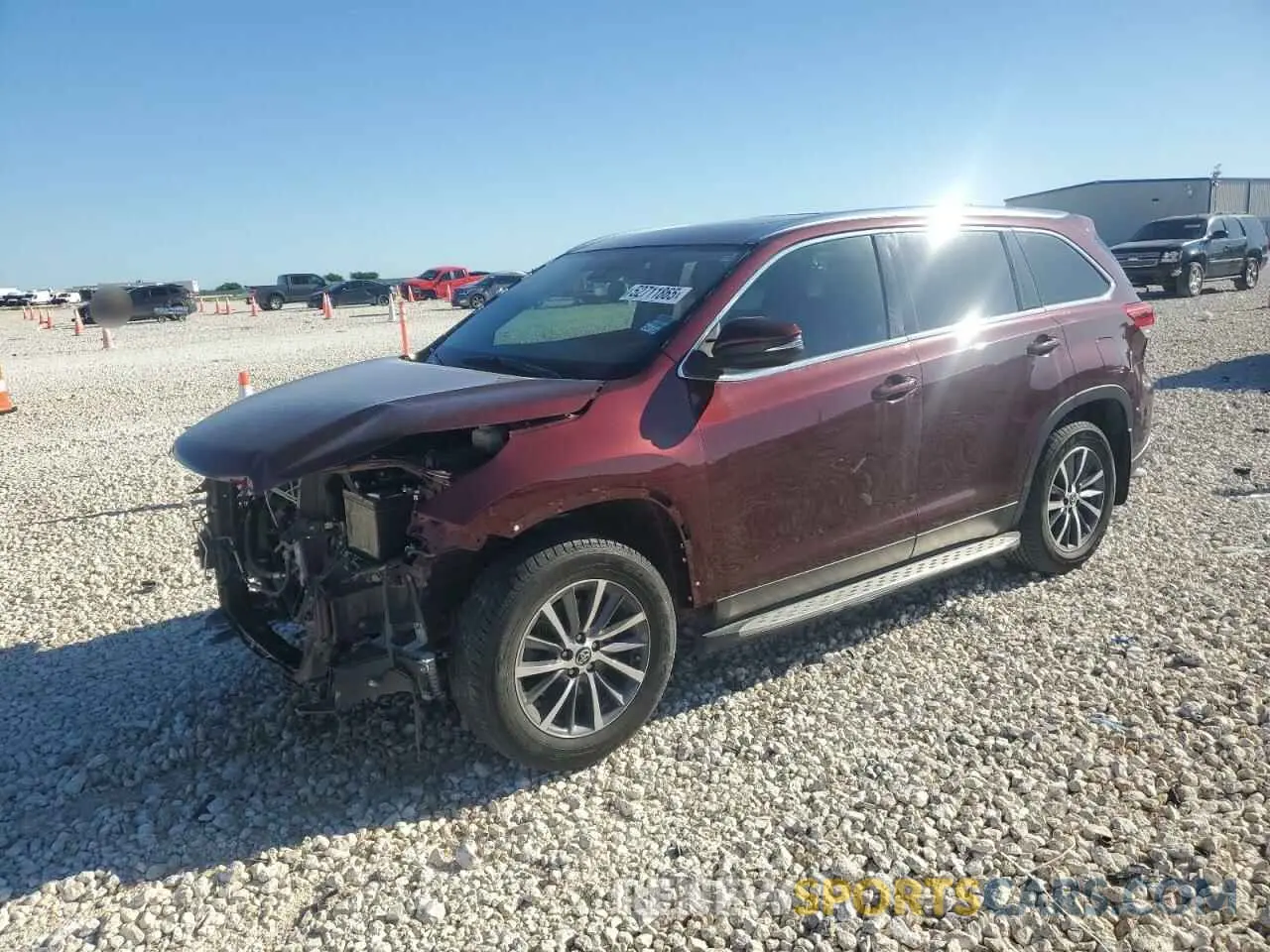 1 Photograph of a damaged car 5TDKZRFH9KS336505 TOYOTA HIGHLANDER 2019