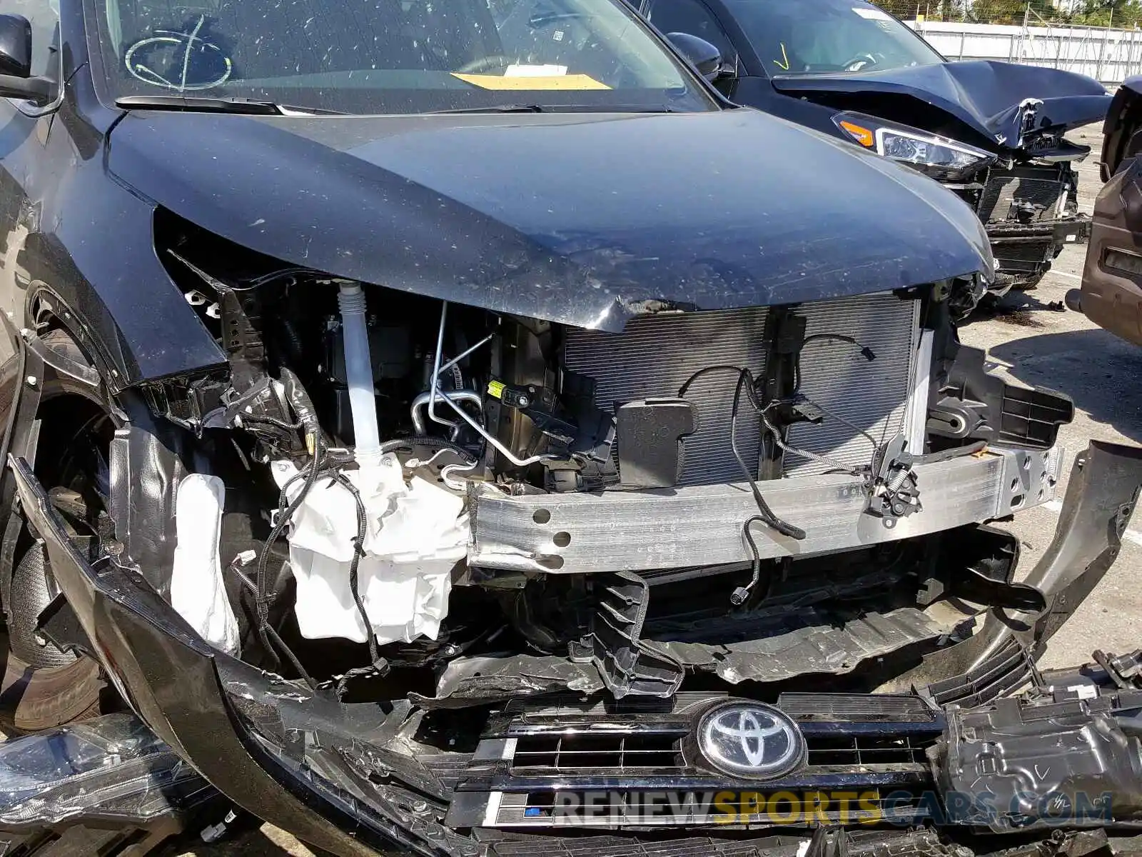 9 Photograph of a damaged car 5TDKZRFH9KS340344 TOYOTA HIGHLANDER 2019