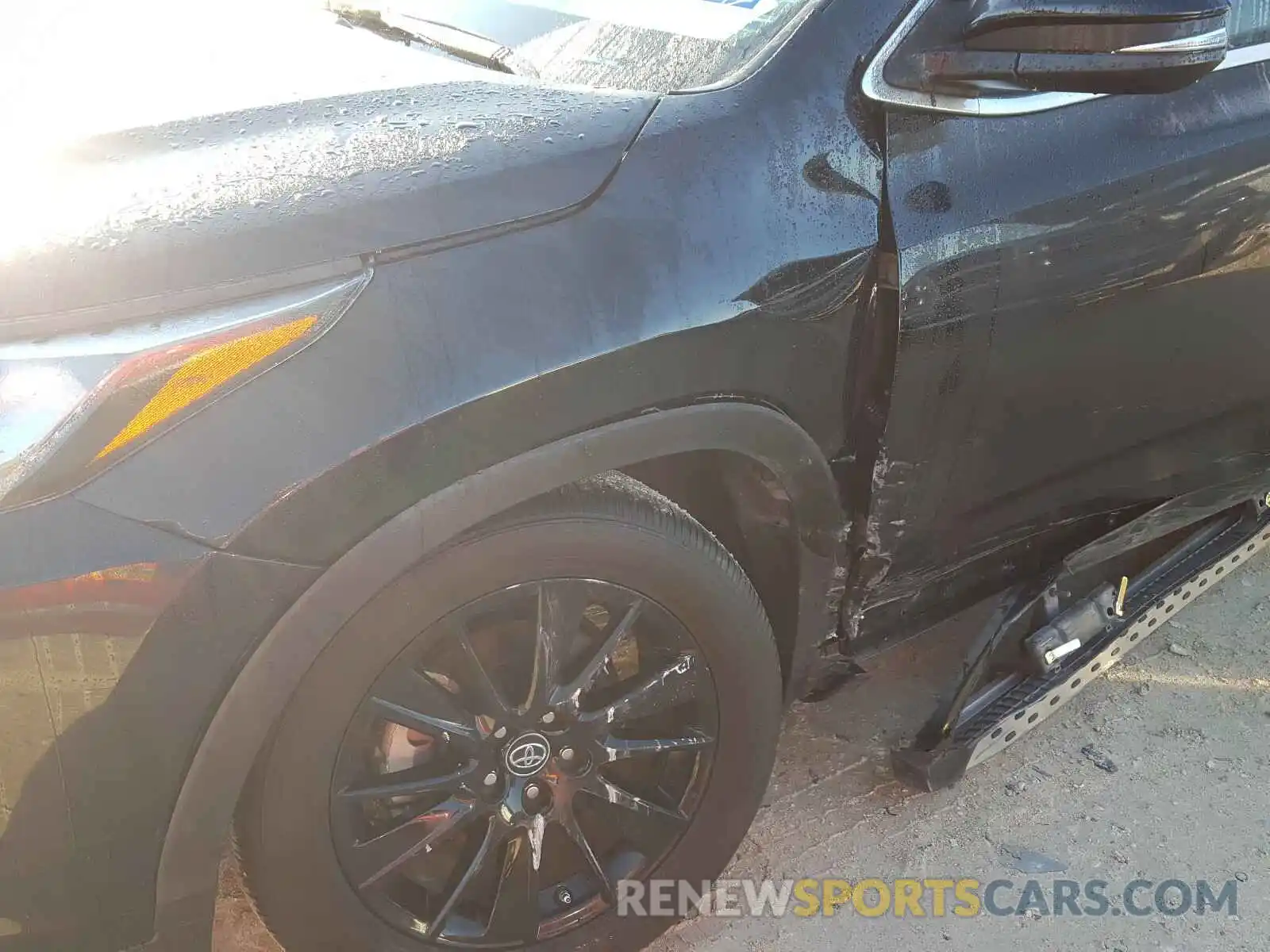 9 Photograph of a damaged car 5TDKZRFH9KS354857 TOYOTA HIGHLANDER 2019