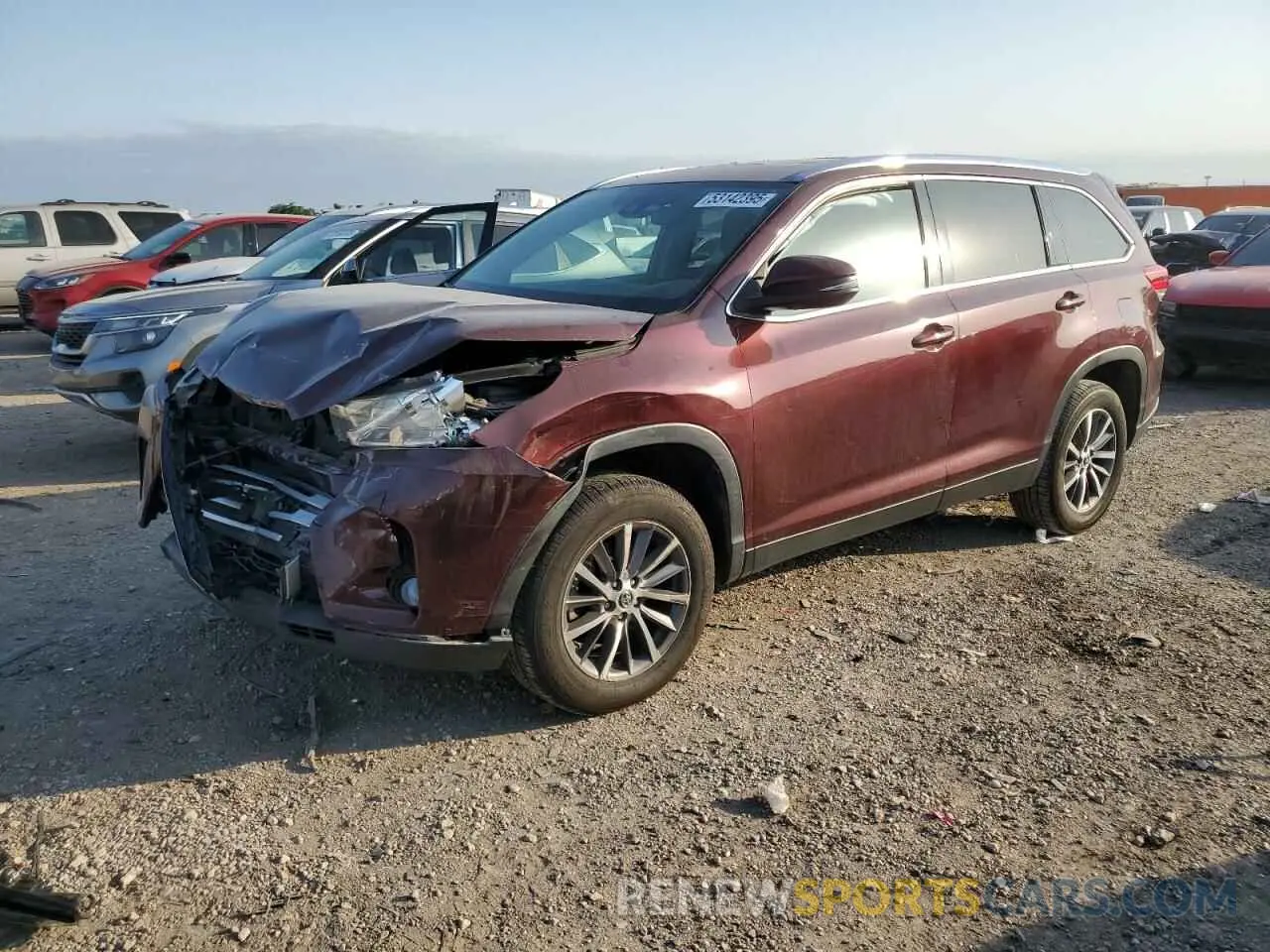 1 Photograph of a damaged car 5TDKZRFH9KS360190 TOYOTA HIGHLANDER 2019