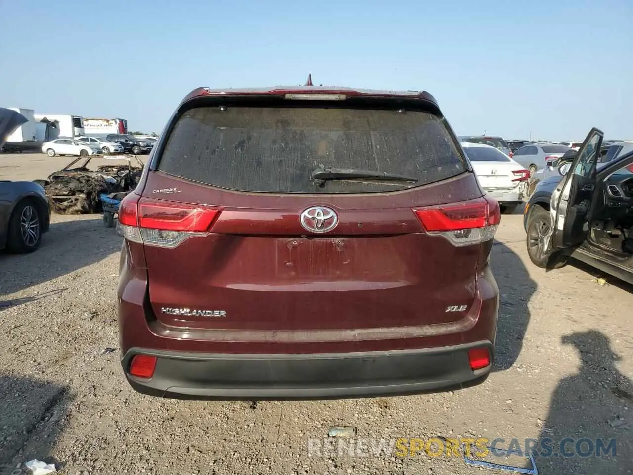 6 Photograph of a damaged car 5TDKZRFH9KS360190 TOYOTA HIGHLANDER 2019