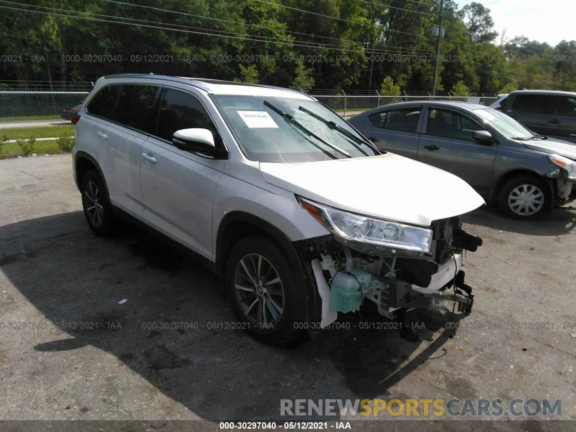 1 Photograph of a damaged car 5TDKZRFH9KS554430 TOYOTA HIGHLANDER 2019