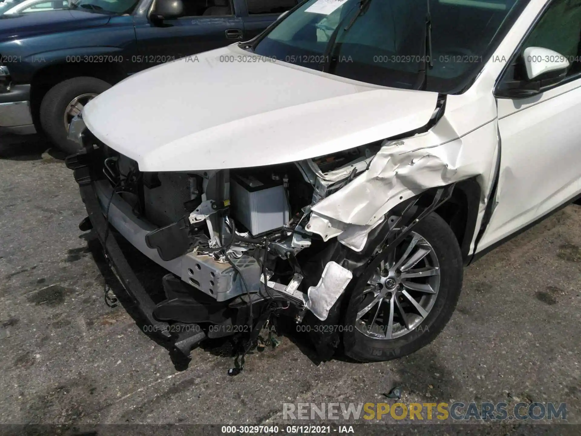 6 Photograph of a damaged car 5TDKZRFH9KS554430 TOYOTA HIGHLANDER 2019