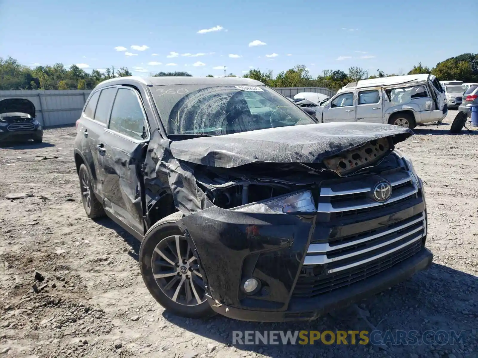 1 Photograph of a damaged car 5TDKZRFH9KS554833 TOYOTA HIGHLANDER 2019