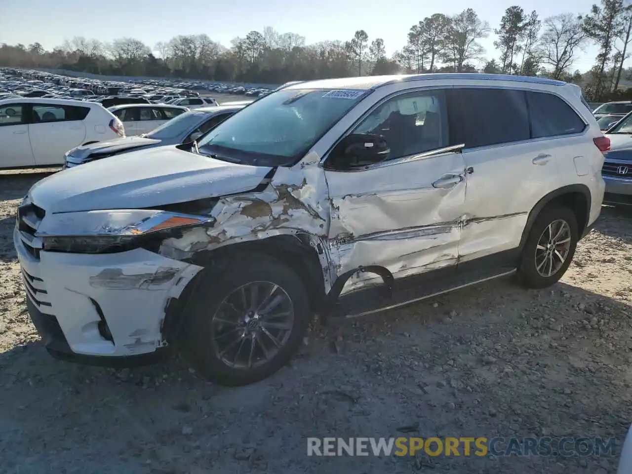 1 Photograph of a damaged car 5TDKZRFH9KS554881 TOYOTA HIGHLANDER 2019