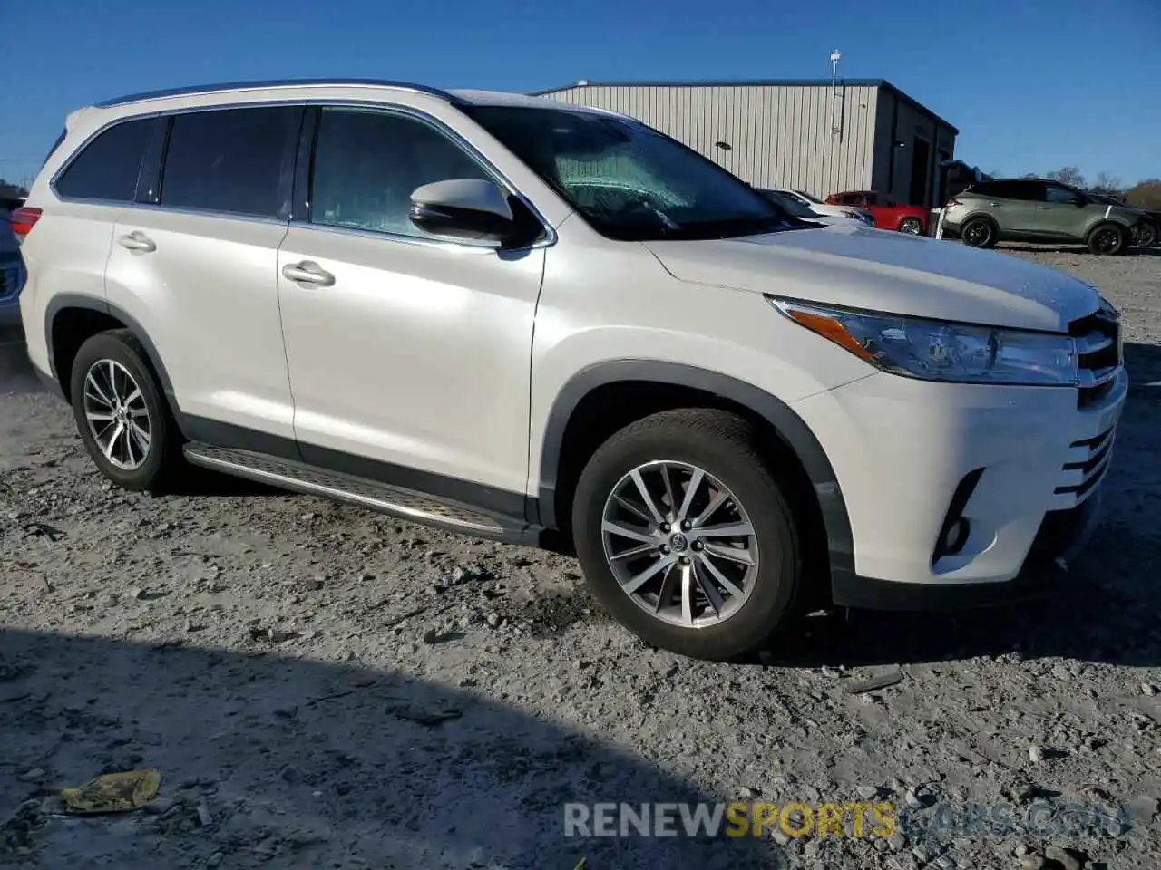 4 Photograph of a damaged car 5TDKZRFH9KS554881 TOYOTA HIGHLANDER 2019