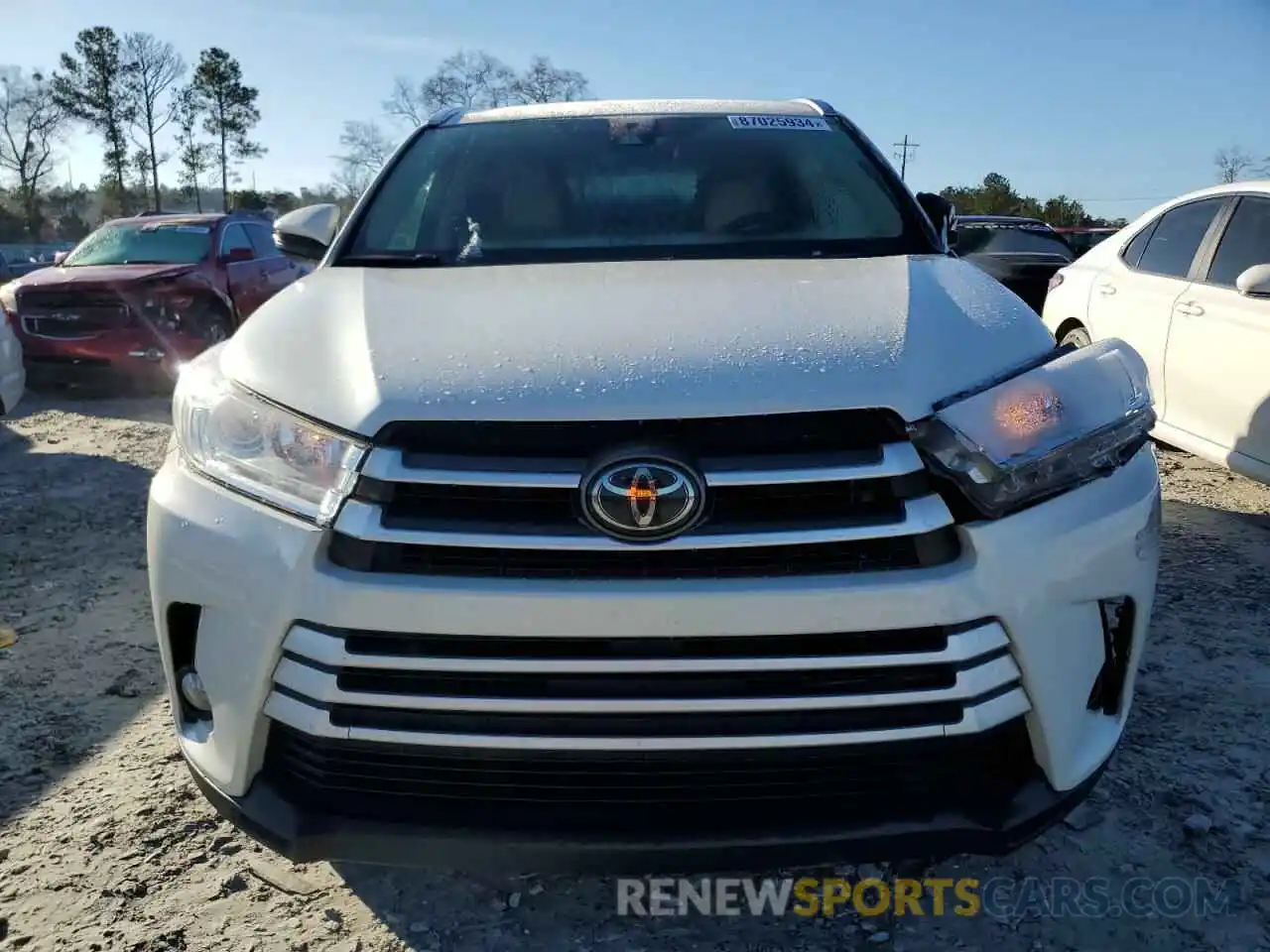 5 Photograph of a damaged car 5TDKZRFH9KS554881 TOYOTA HIGHLANDER 2019