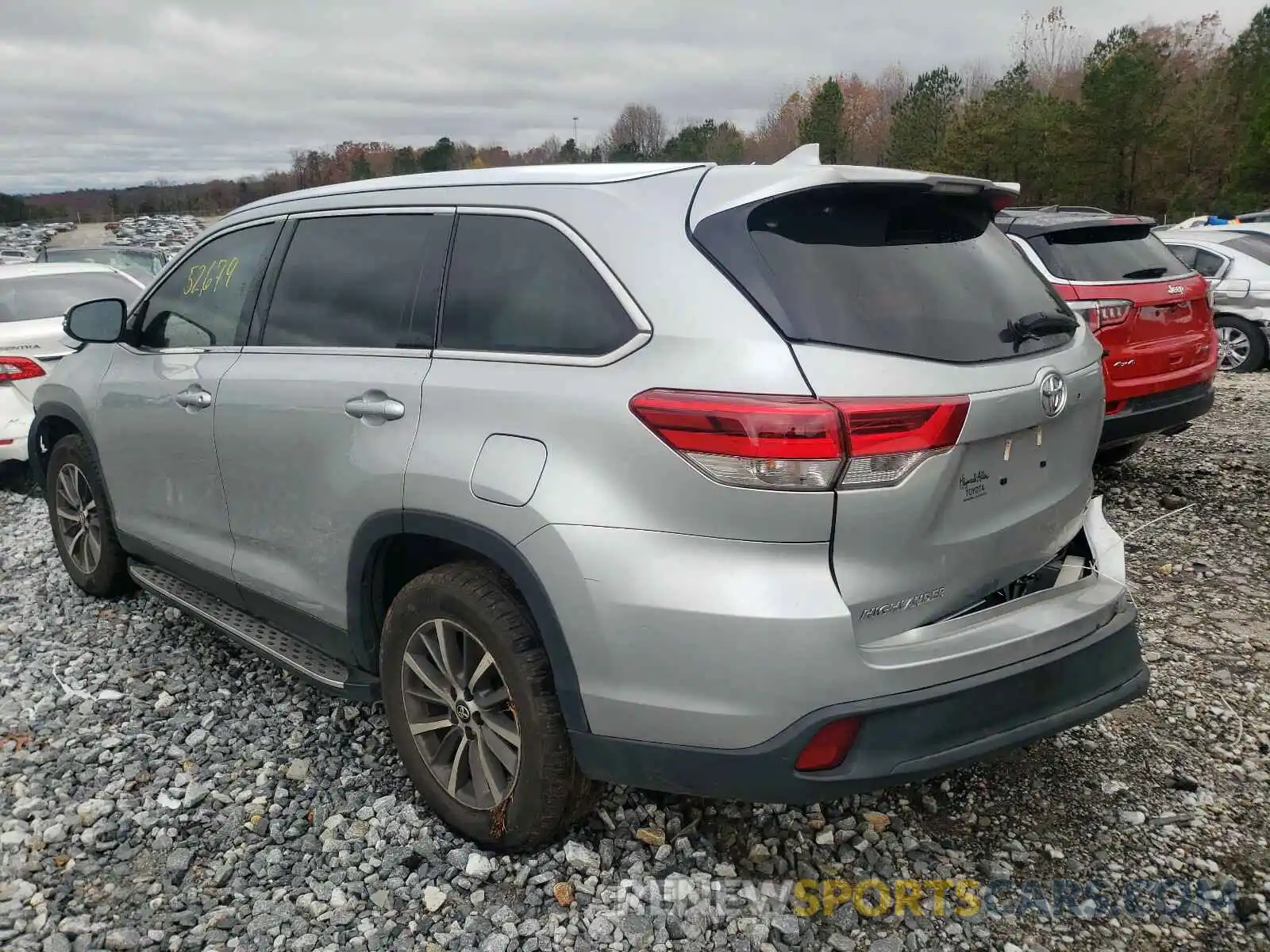 3 Photograph of a damaged car 5TDKZRFH9KS555500 TOYOTA HIGHLANDER 2019