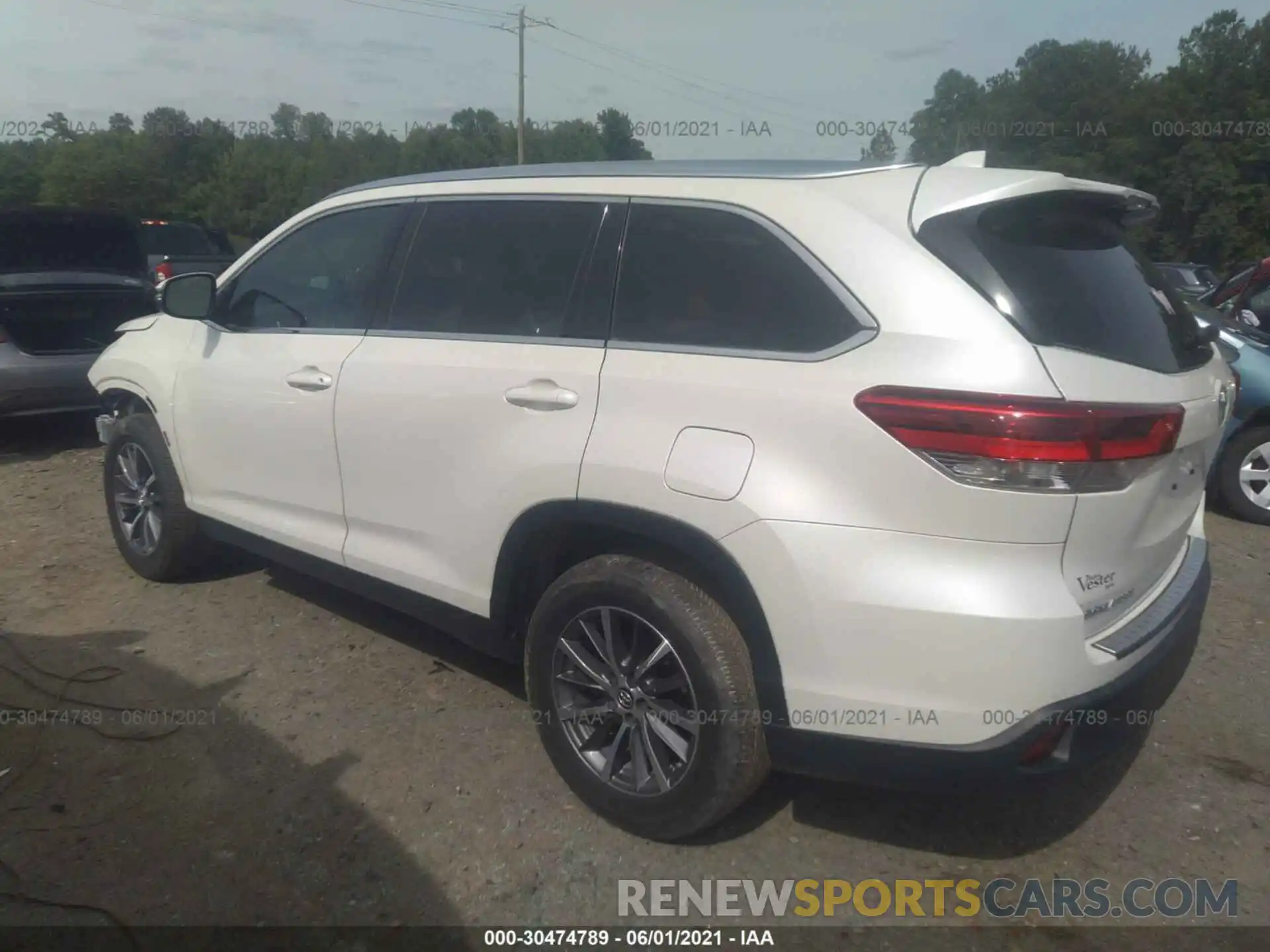 3 Photograph of a damaged car 5TDKZRFH9KS556310 TOYOTA HIGHLANDER 2019