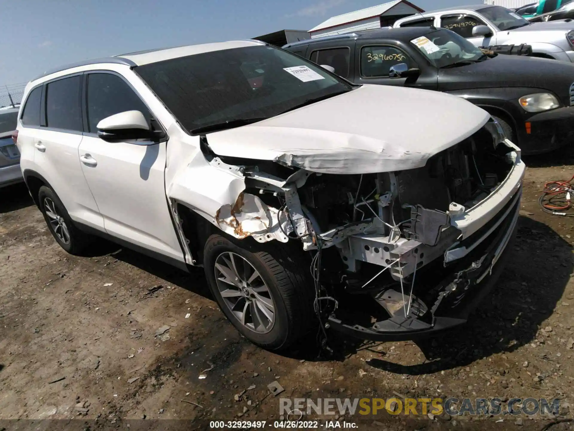 1 Photograph of a damaged car 5TDKZRFH9KS559613 TOYOTA HIGHLANDER 2019