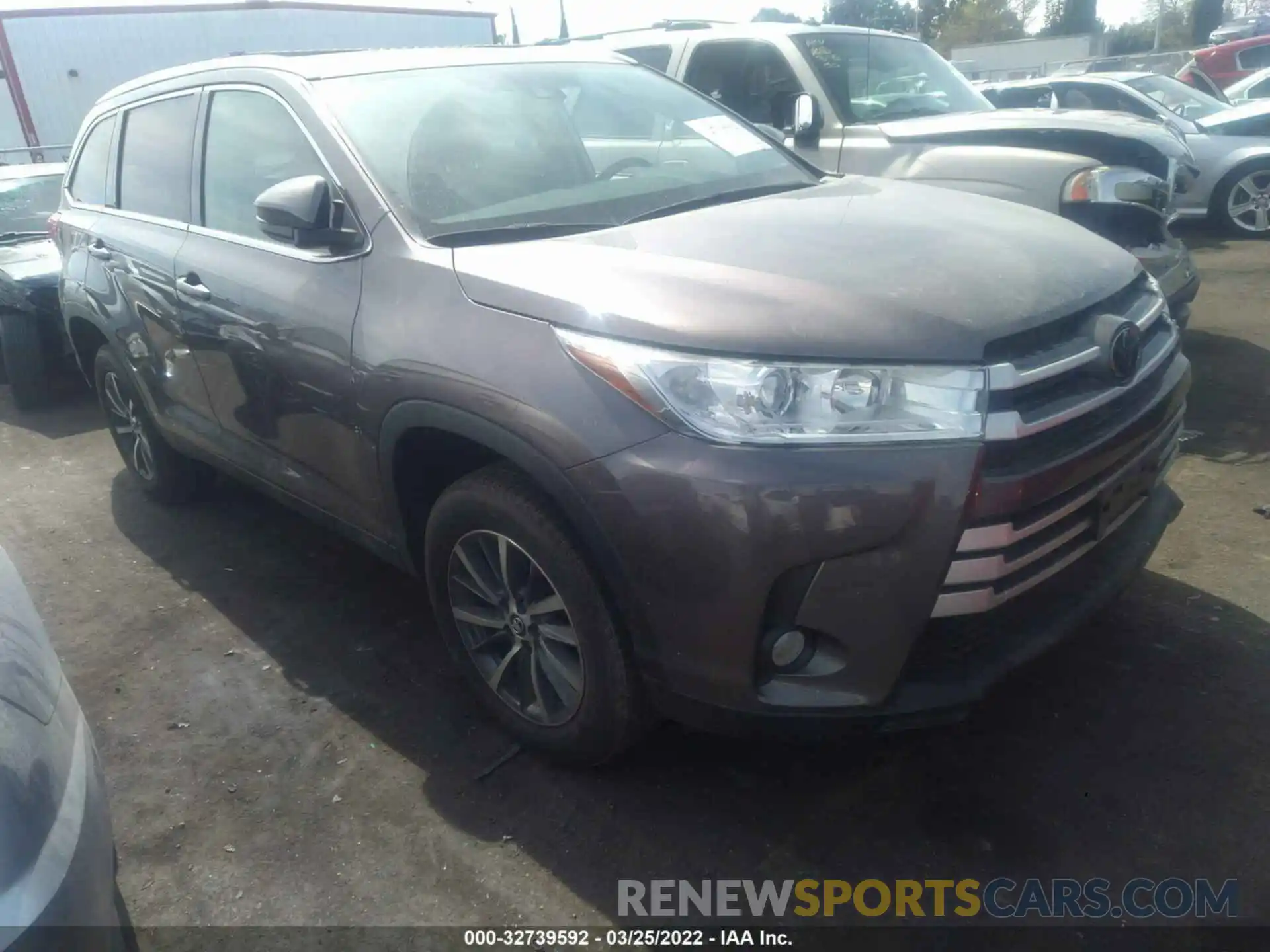 1 Photograph of a damaged car 5TDKZRFH9KS559904 TOYOTA HIGHLANDER 2019