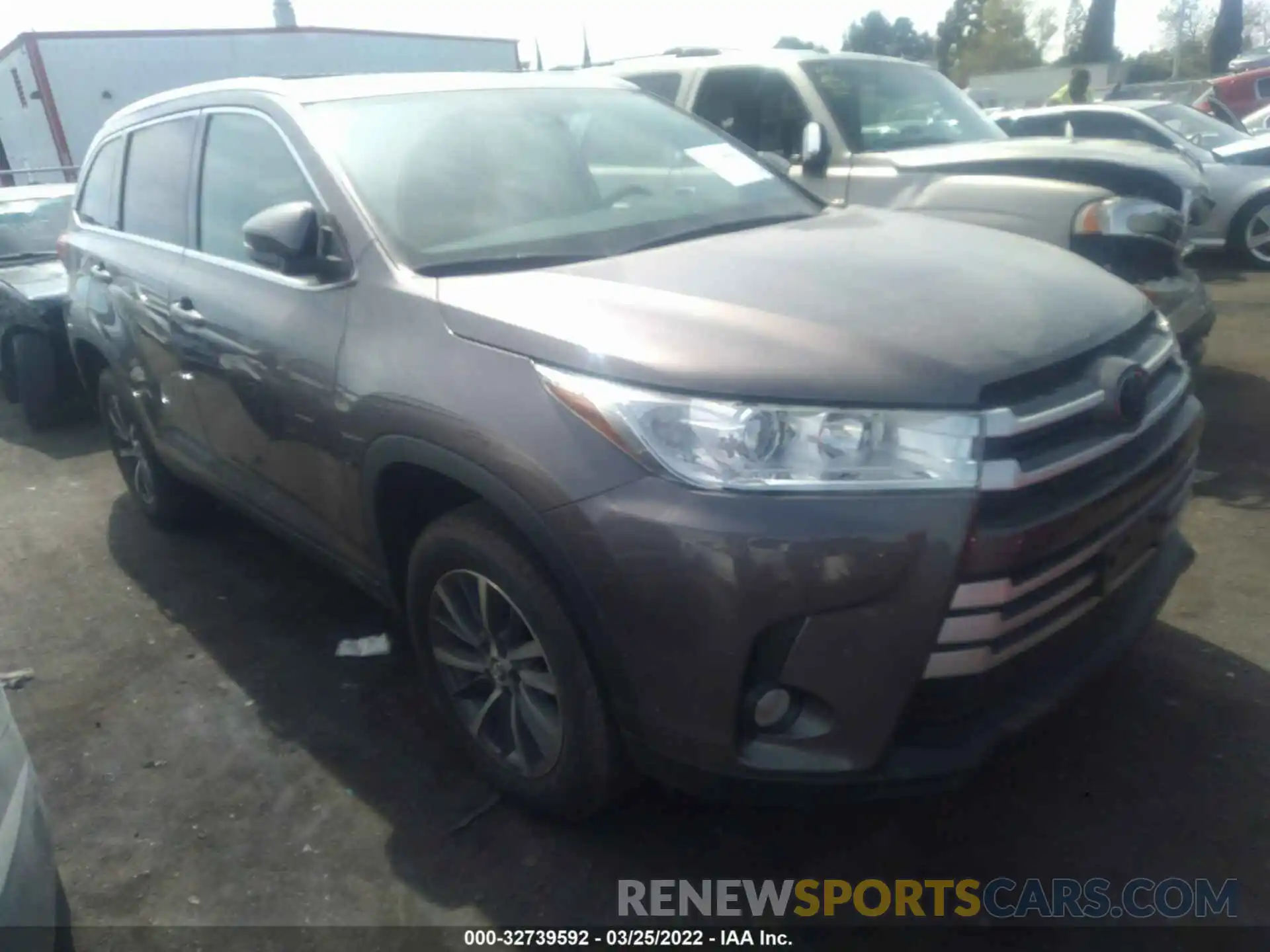 6 Photograph of a damaged car 5TDKZRFH9KS559904 TOYOTA HIGHLANDER 2019