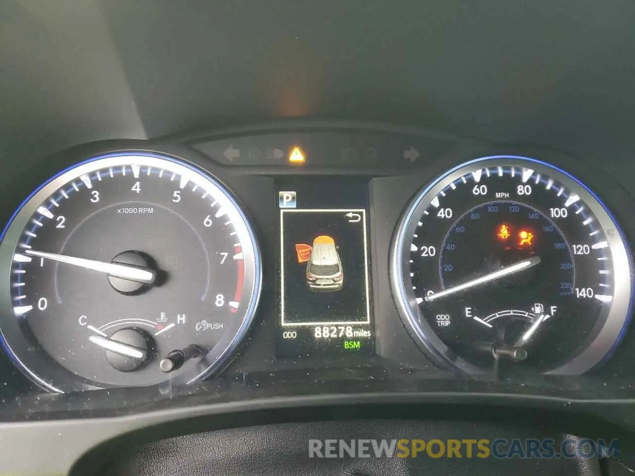 9 Photograph of a damaged car 5TDKZRFH9KS560034 TOYOTA HIGHLANDER 2019