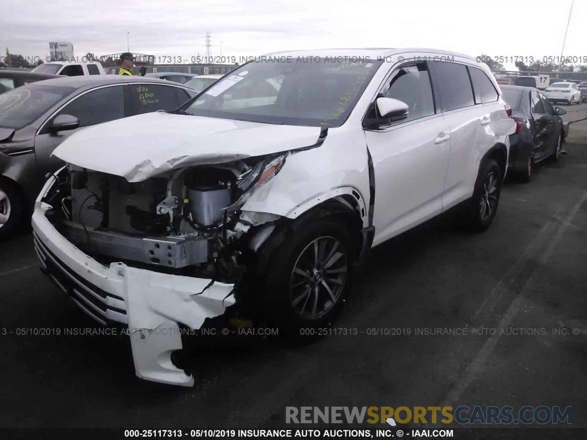 2 Photograph of a damaged car 5TDKZRFH9KS560079 TOYOTA HIGHLANDER 2019