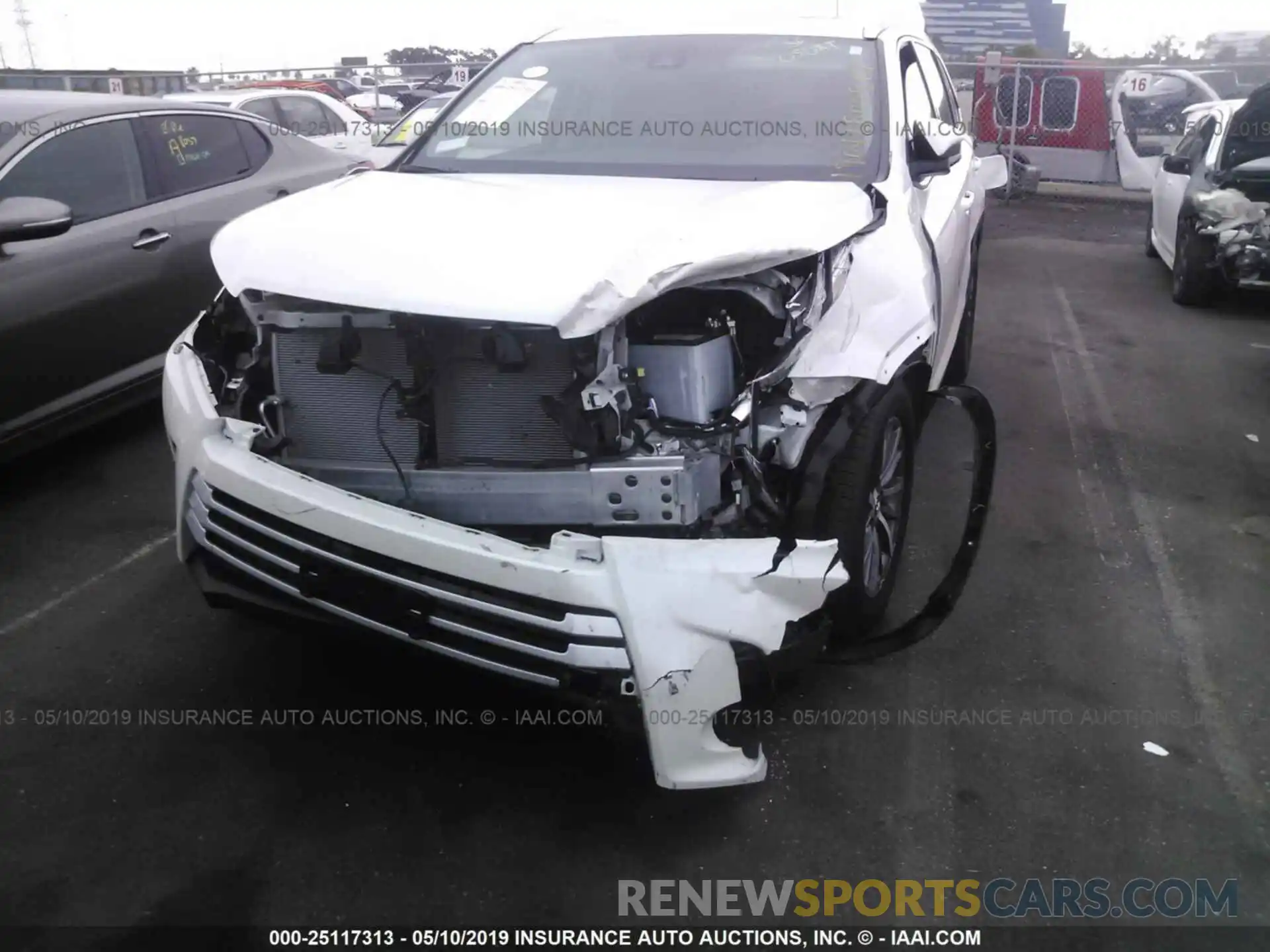 6 Photograph of a damaged car 5TDKZRFH9KS560079 TOYOTA HIGHLANDER 2019