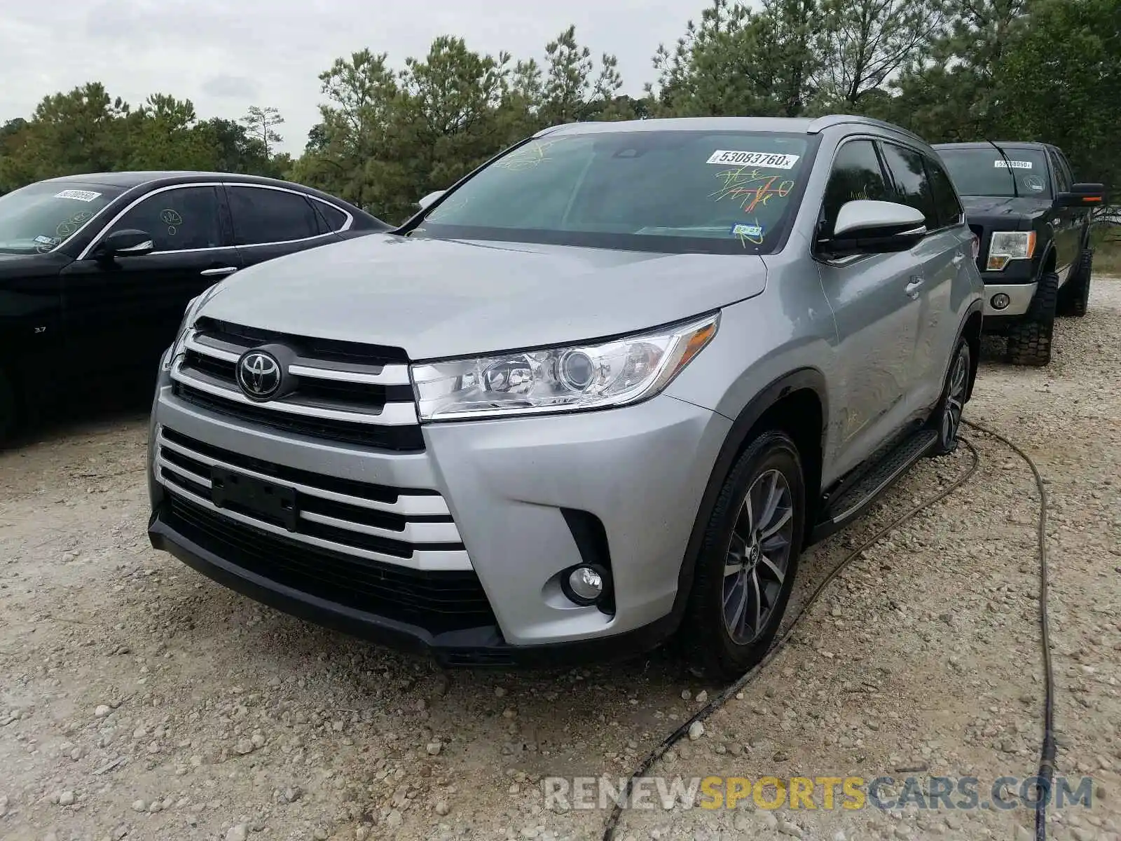 2 Photograph of a damaged car 5TDKZRFH9KS561524 TOYOTA HIGHLANDER 2019