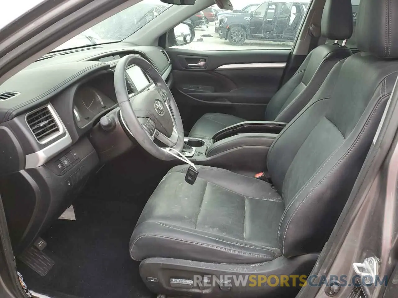 7 Photograph of a damaged car 5TDKZRFH9KS566111 TOYOTA HIGHLANDER 2019