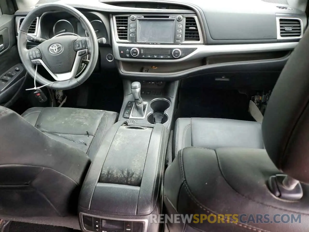 8 Photograph of a damaged car 5TDKZRFH9KS566111 TOYOTA HIGHLANDER 2019