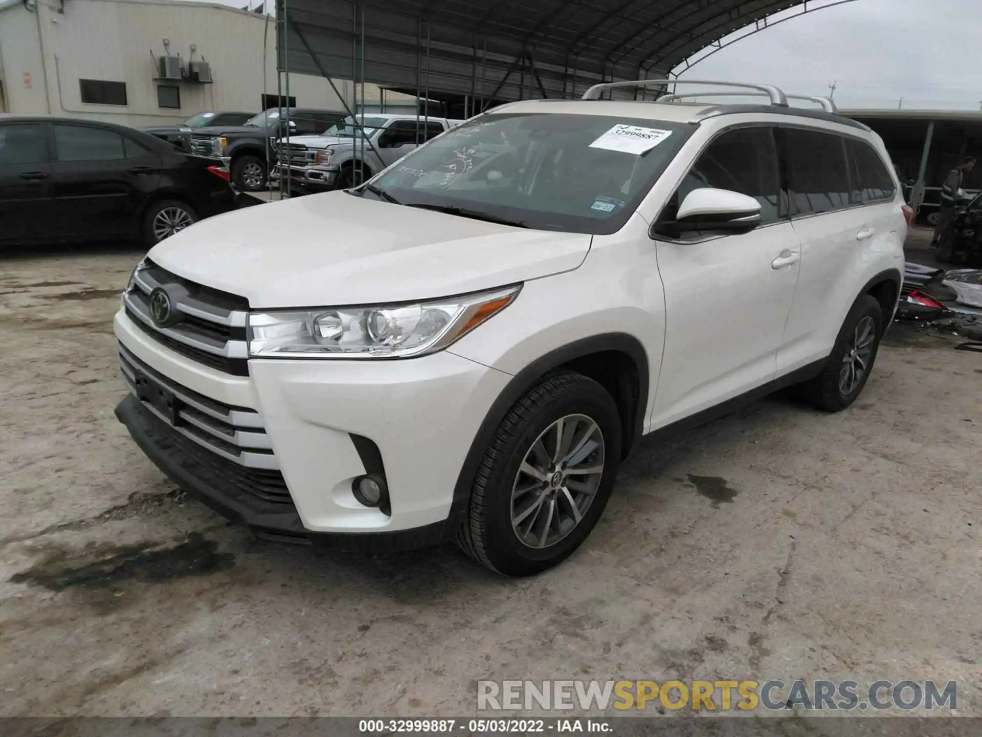 2 Photograph of a damaged car 5TDKZRFH9KS566965 TOYOTA HIGHLANDER 2019