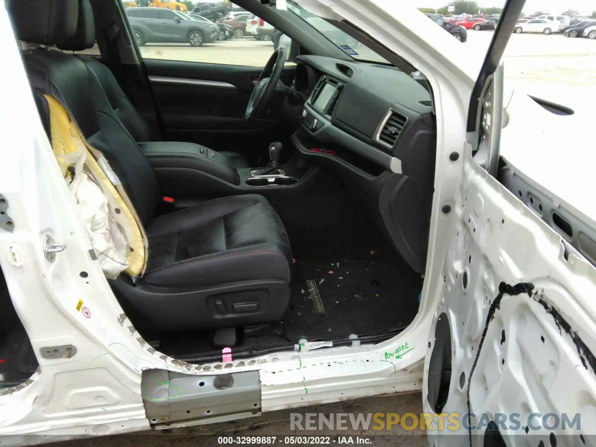 5 Photograph of a damaged car 5TDKZRFH9KS566965 TOYOTA HIGHLANDER 2019