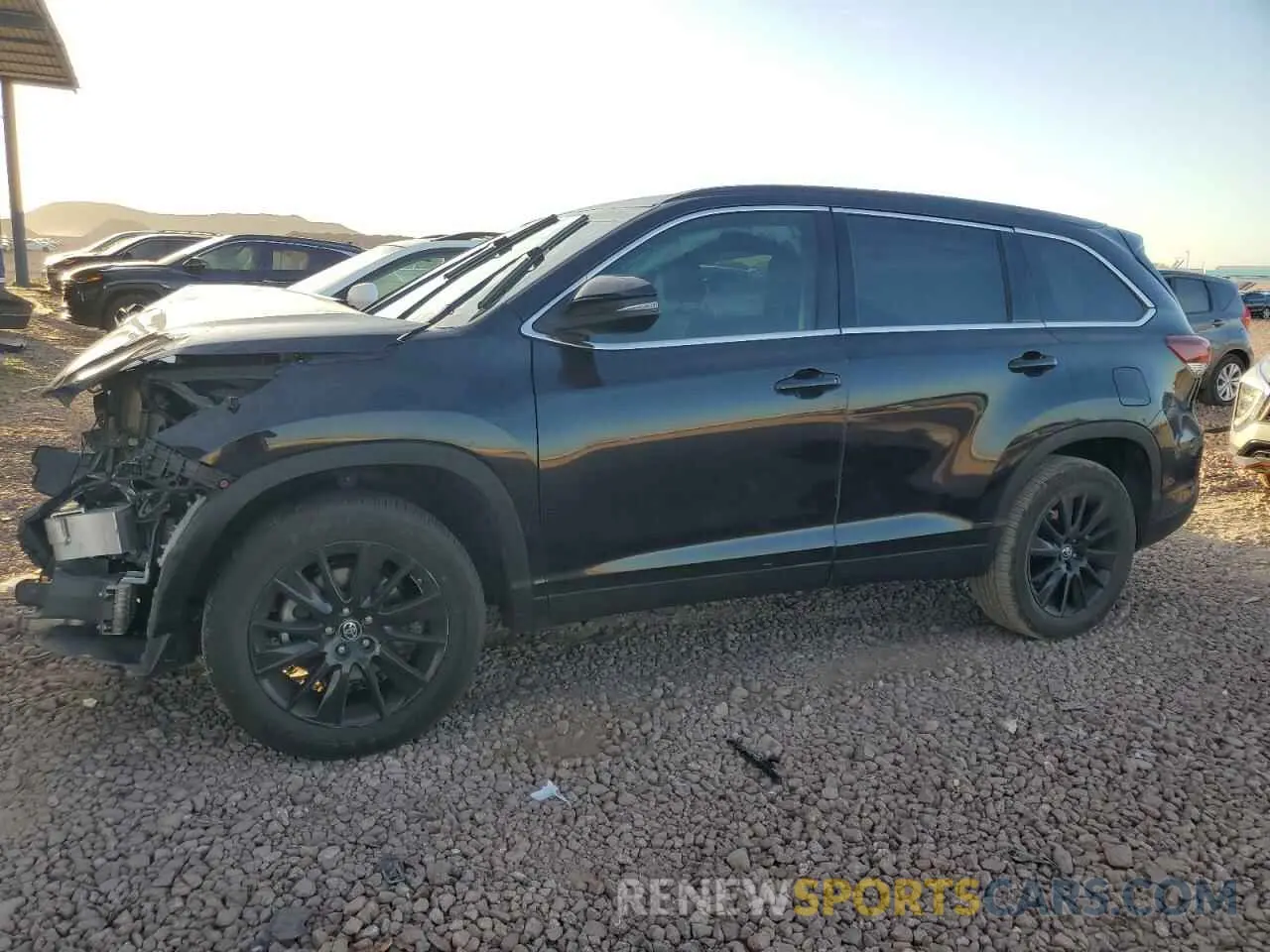 1 Photograph of a damaged car 5TDKZRFH9KS570823 TOYOTA HIGHLANDER 2019