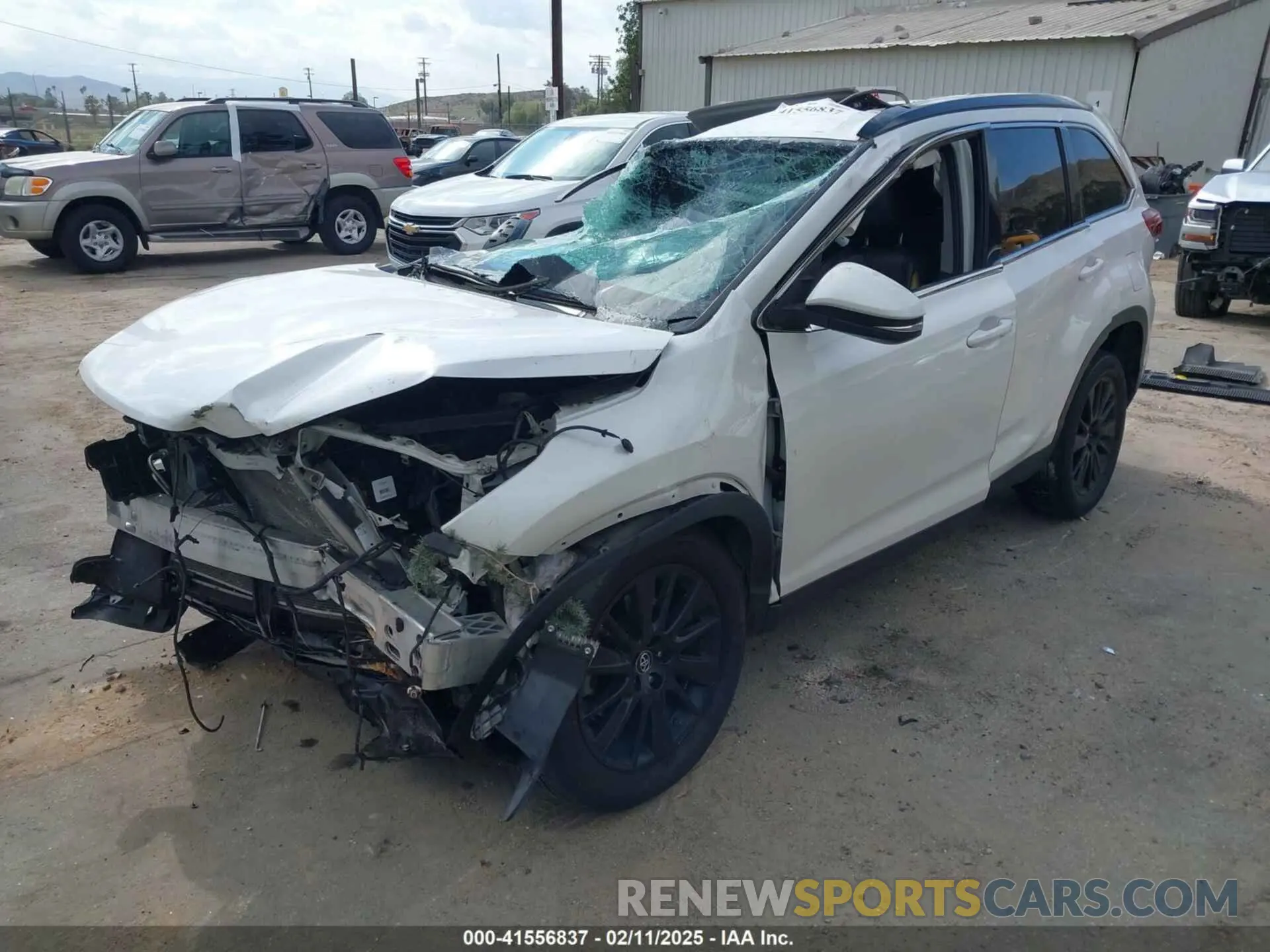 2 Photograph of a damaged car 5TDKZRFHXKS308146 TOYOTA HIGHLANDER 2019