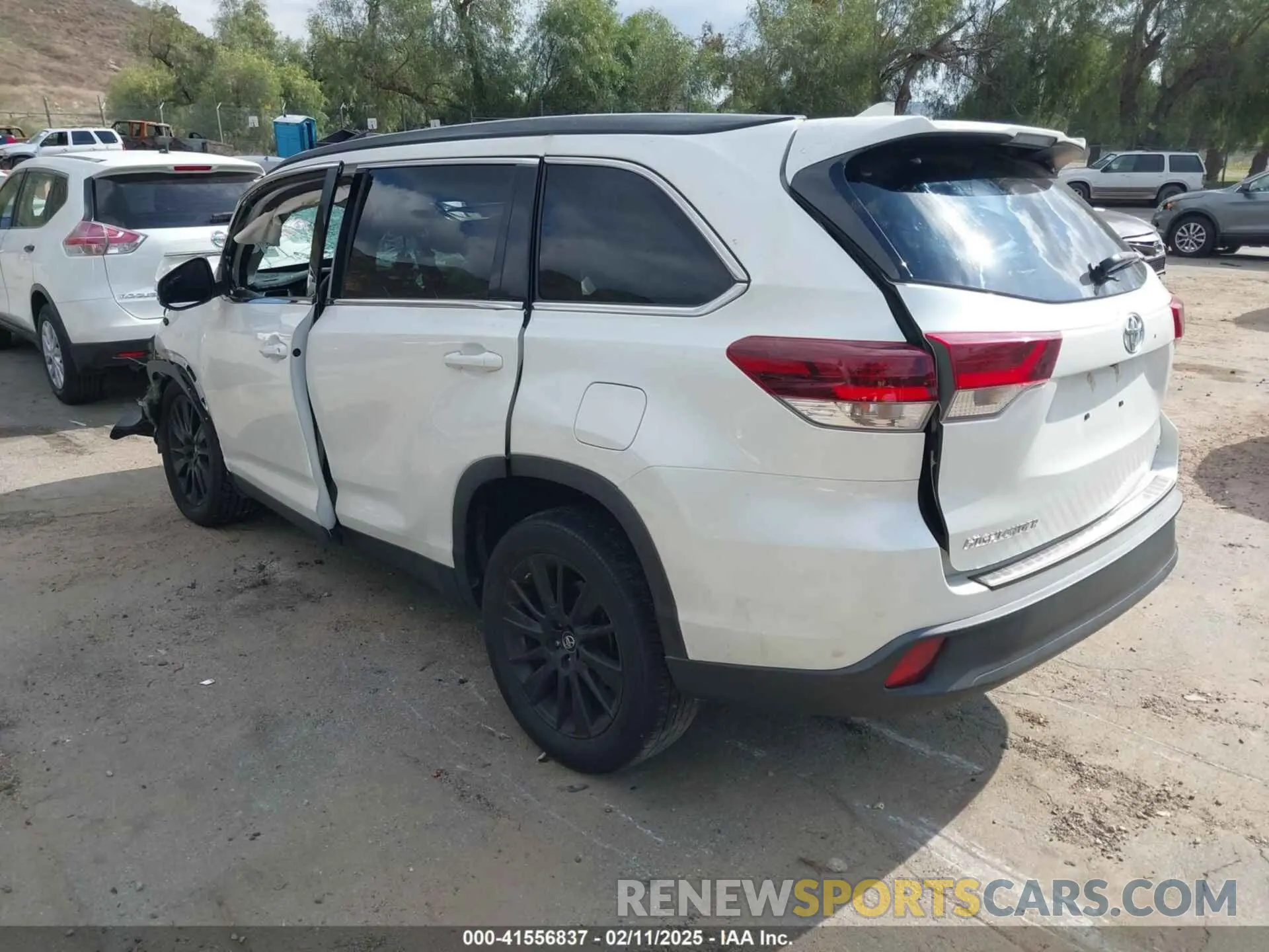 3 Photograph of a damaged car 5TDKZRFHXKS308146 TOYOTA HIGHLANDER 2019