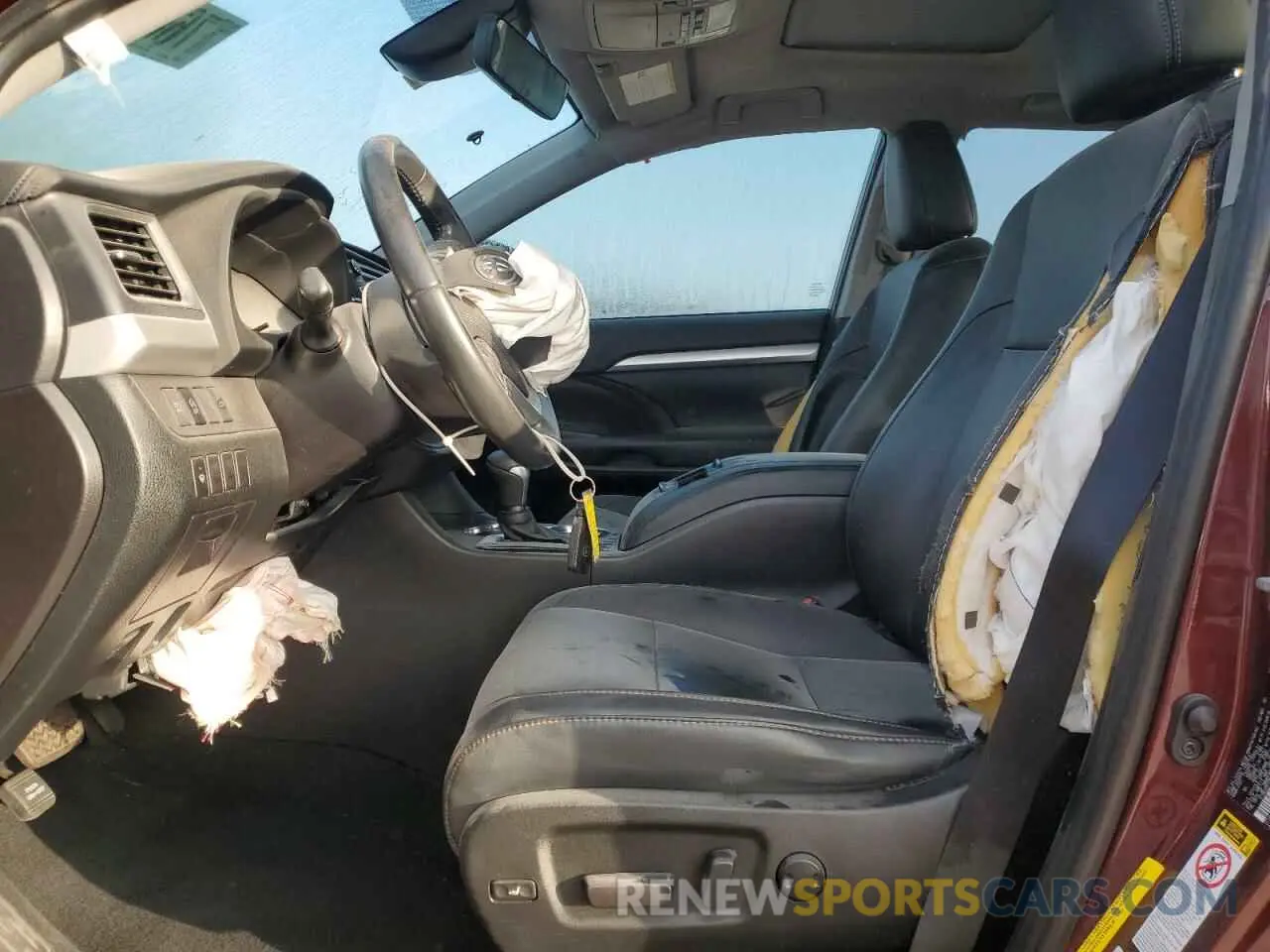 7 Photograph of a damaged car 5TDKZRFHXKS310804 TOYOTA HIGHLANDER 2019