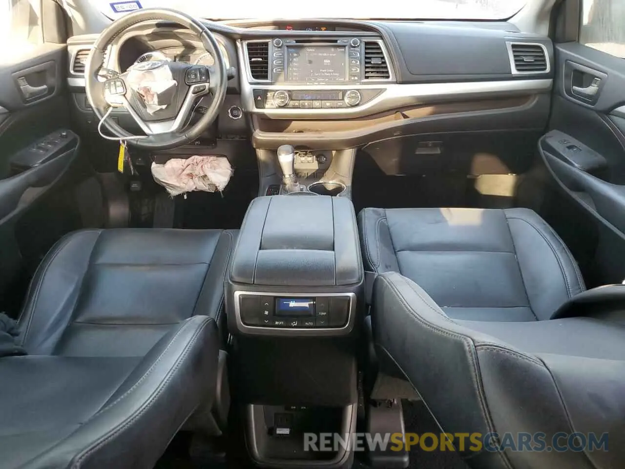 8 Photograph of a damaged car 5TDKZRFHXKS310804 TOYOTA HIGHLANDER 2019