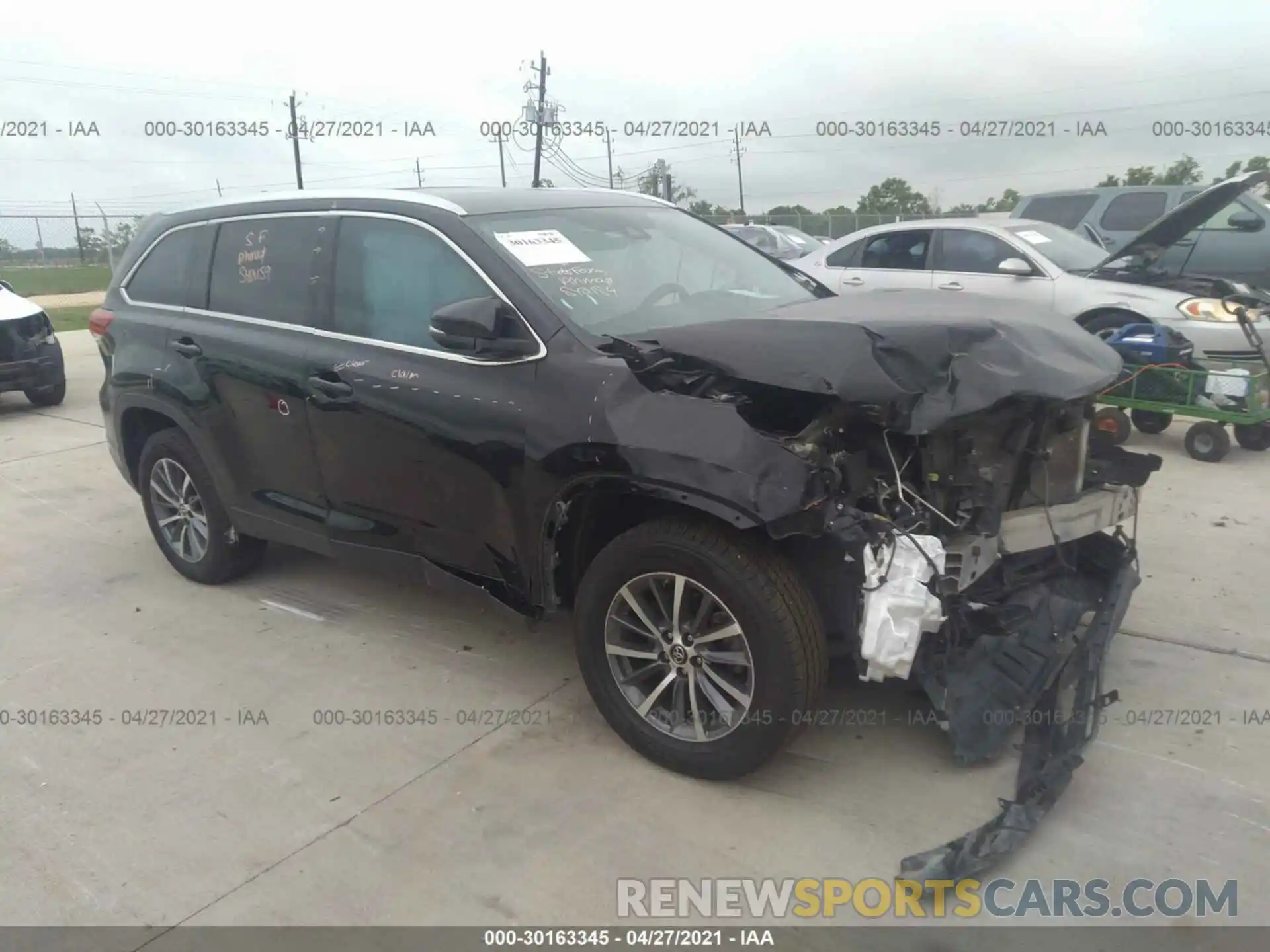 1 Photograph of a damaged car 5TDKZRFHXKS316764 TOYOTA HIGHLANDER 2019