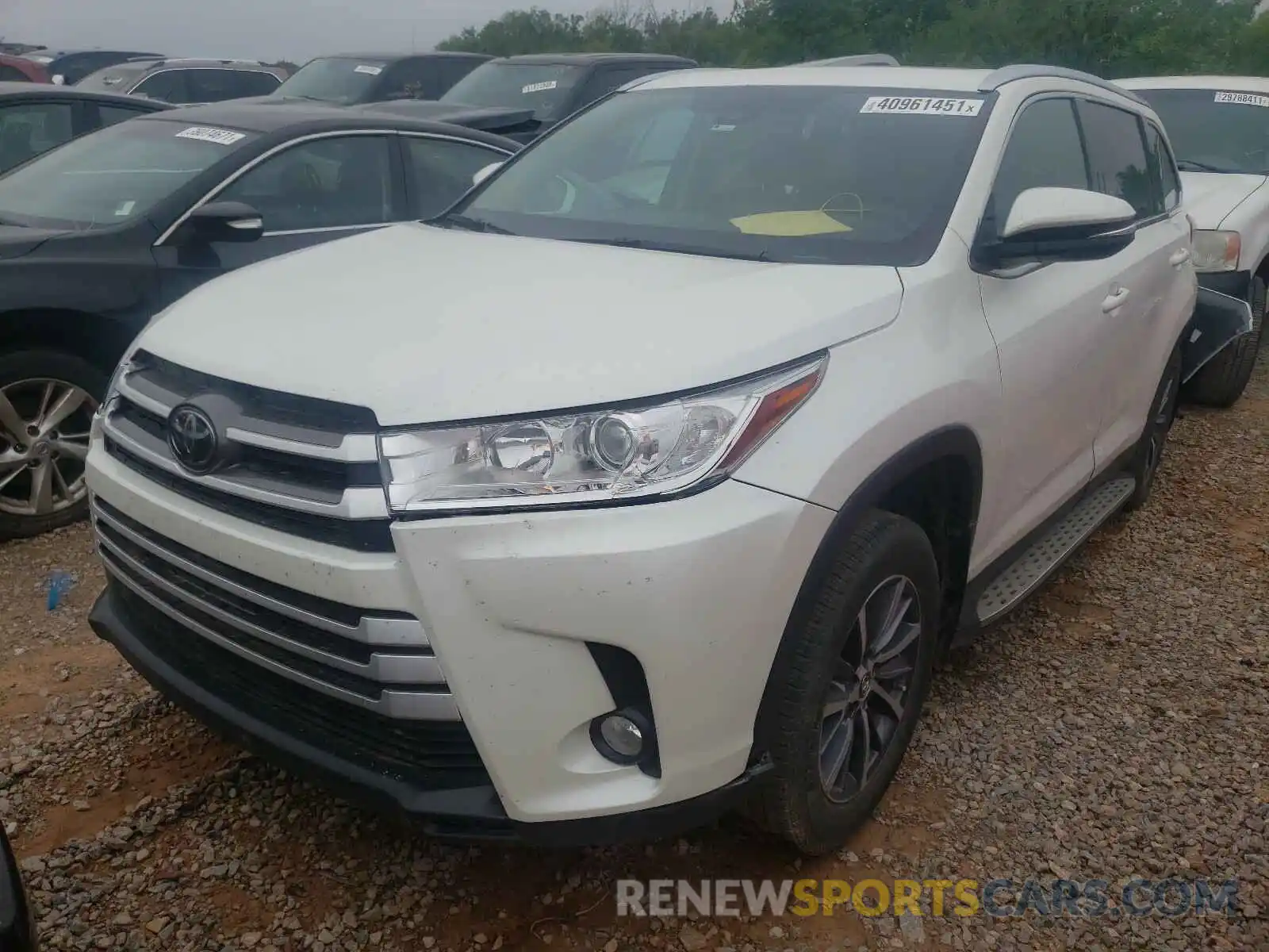 2 Photograph of a damaged car 5TDKZRFHXKS321933 TOYOTA HIGHLANDER 2019